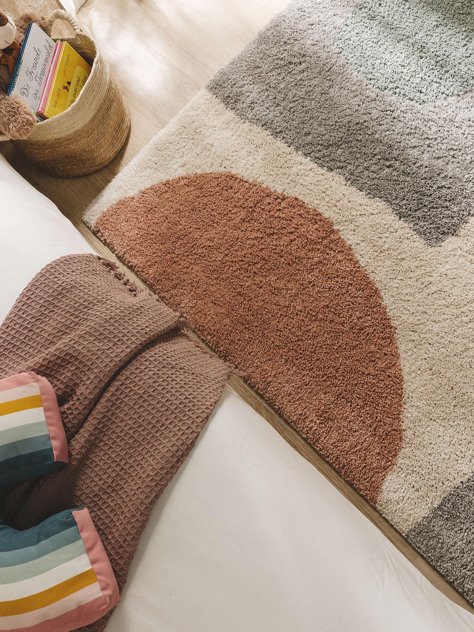 Teppich aus 100% Polypropylen in Multicolor mit 21 bis 30 mm hohem Flor von Lytte