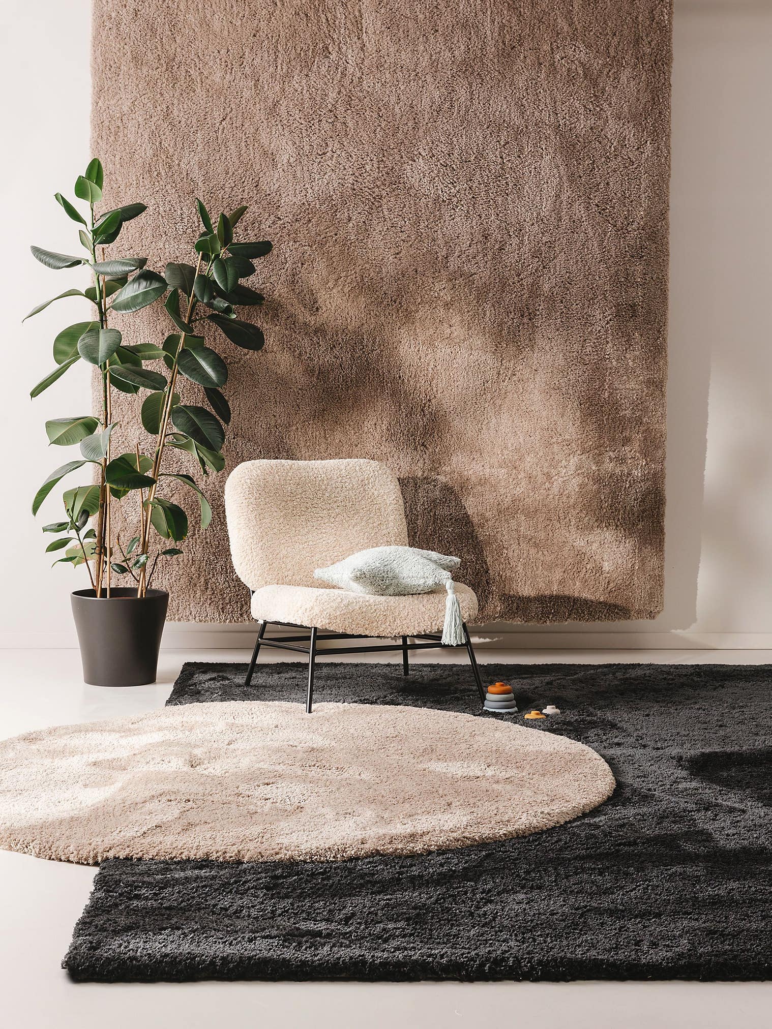 Tapis en 100% Polyester en Gris avec une pile de 31 - 40 mm de hauteur de benuta Nest
