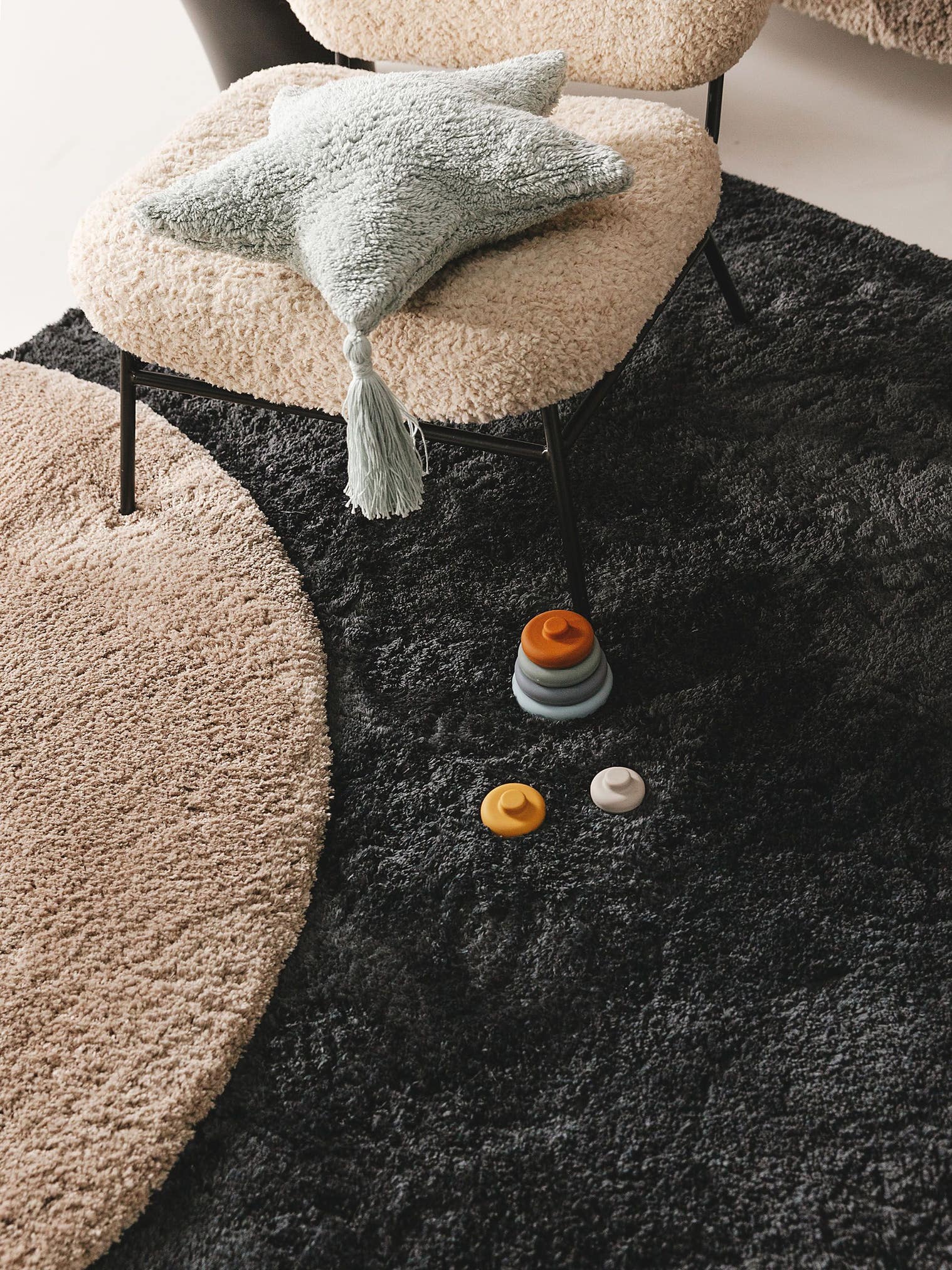 Tapis en 100% Polyester en Gris avec une pile de 31 - 40 mm de hauteur de benuta Nest
