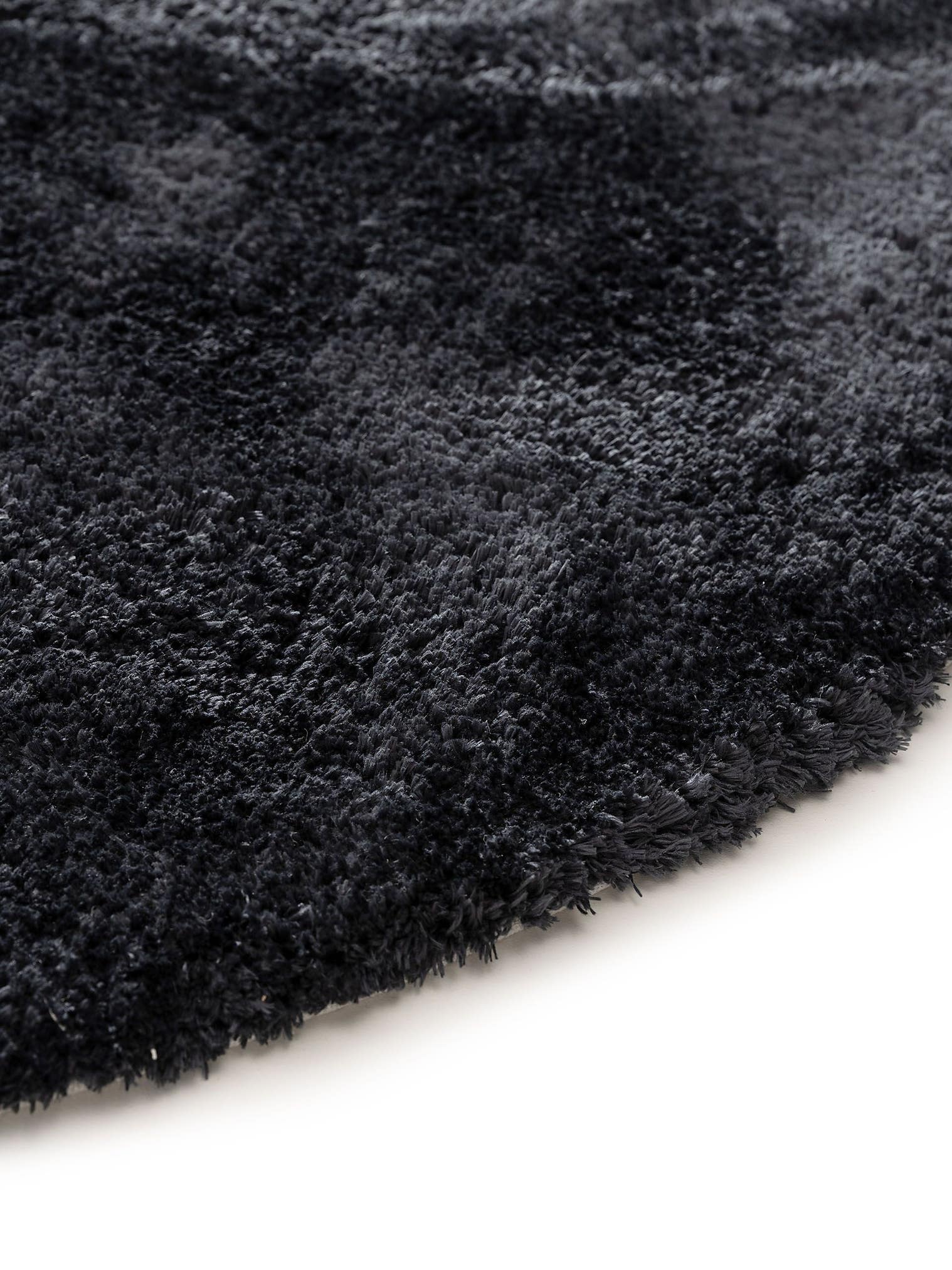 Teppich aus 100% Polyester in Grau mit 31 bis 40 mm hohem Flor von benuta Nest