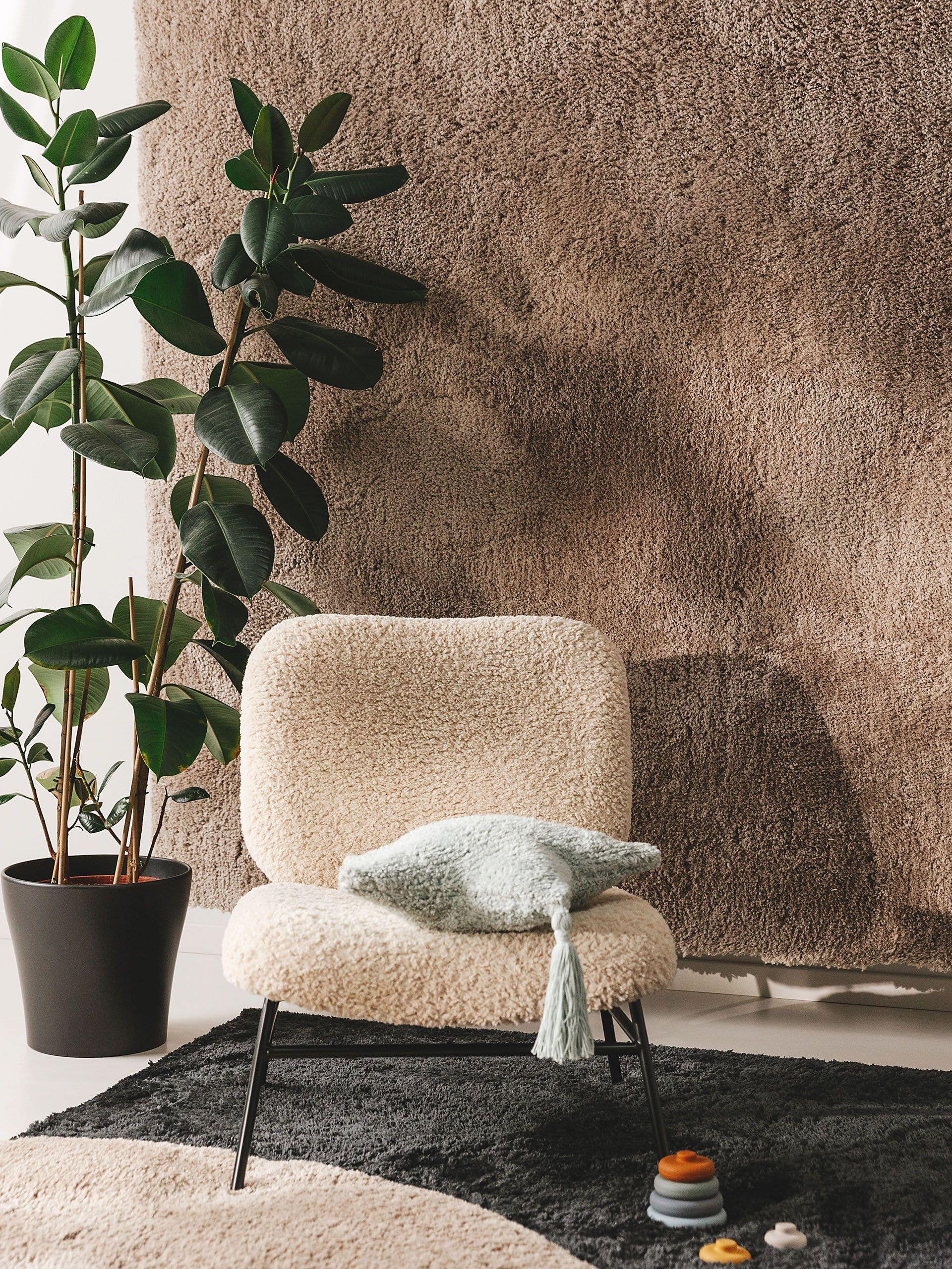 Rug made of 100% Polyester in Taupe with a 31 - 40 mm high pile by benuta Nest