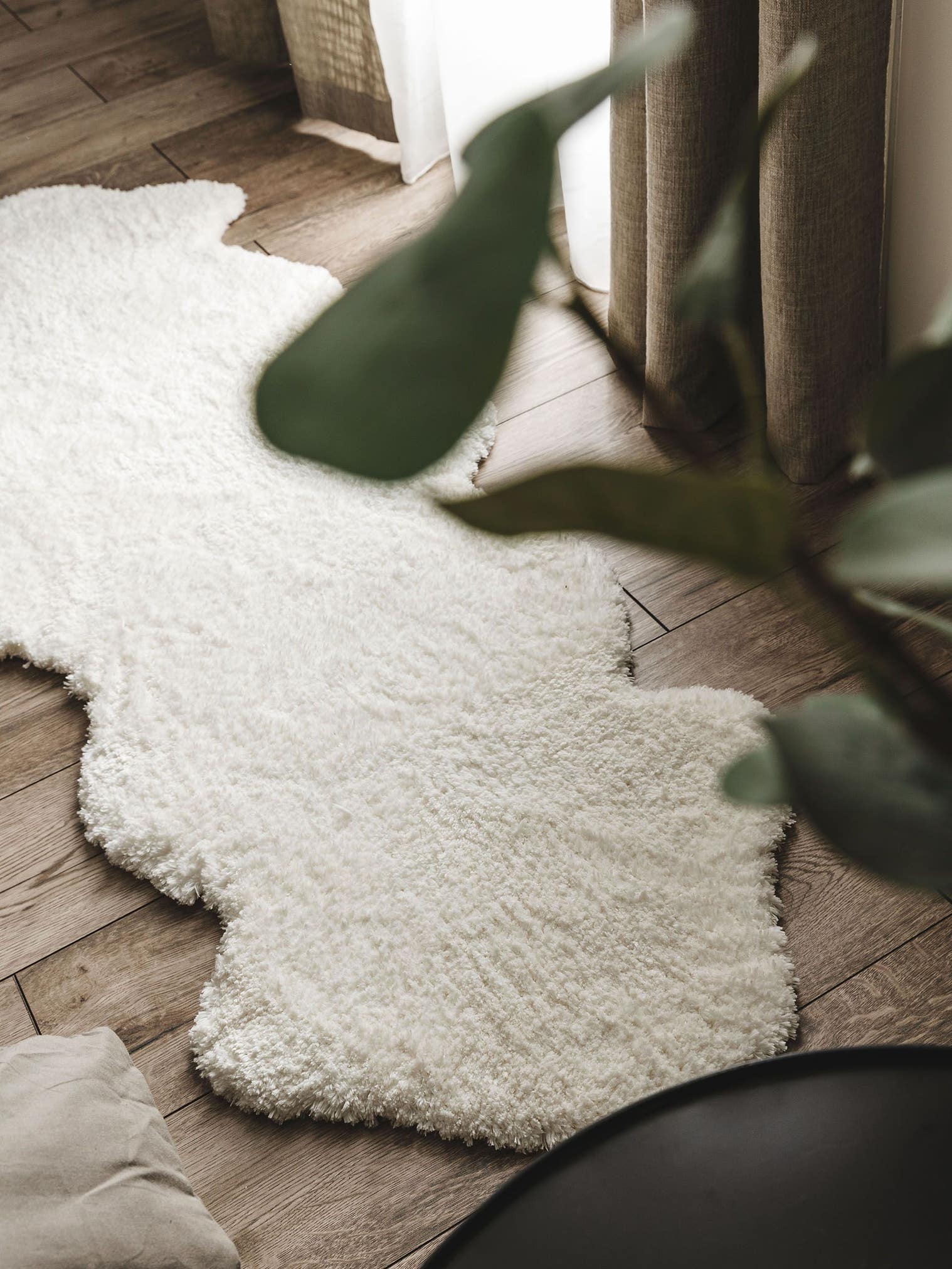 Teppich aus 100% Polyester in Weiß mit 31 bis 40 mm hohem Flor von benuta Nest
