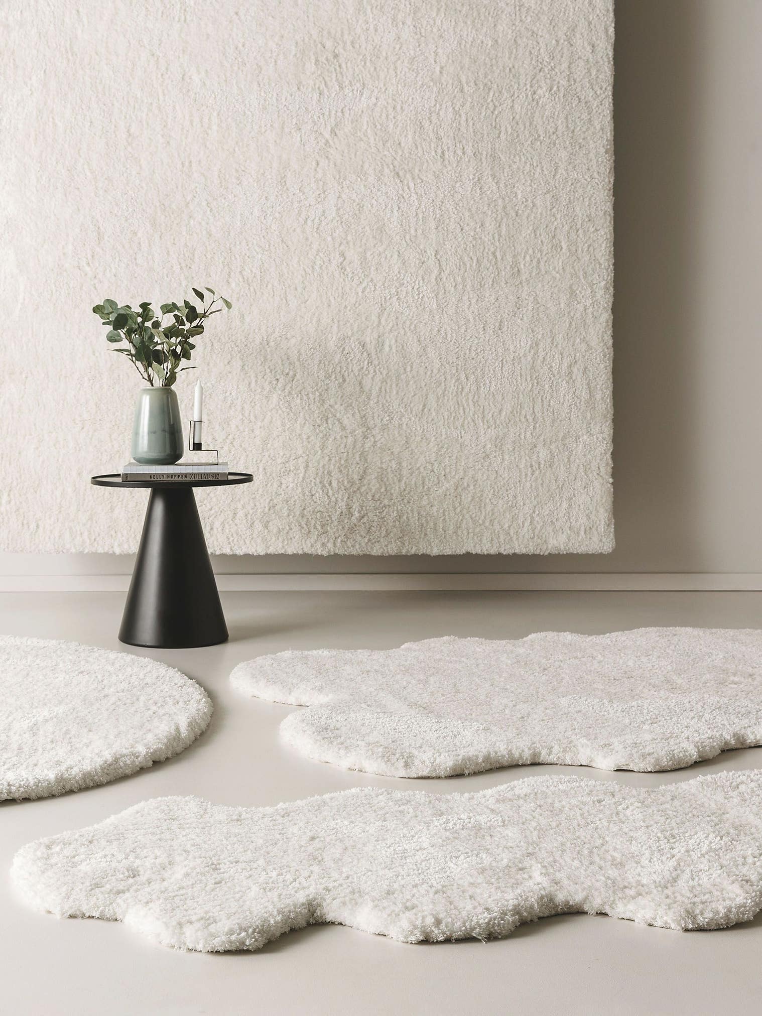 Teppich aus 100% Polyester in Weiß mit 31 bis 40 mm hohem Flor von benuta Nest