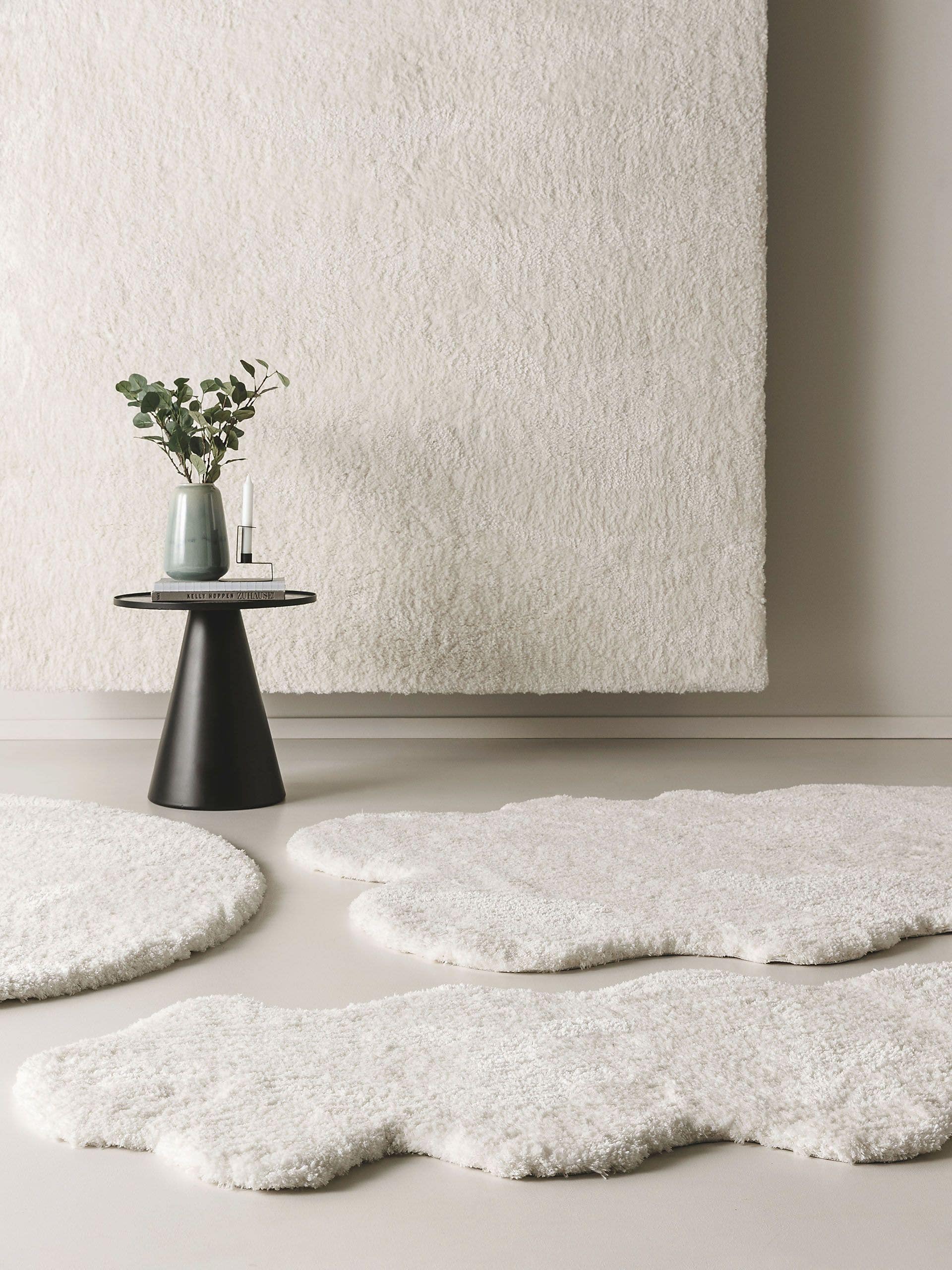 Rug made of 100% Polyester in White with a 31 - 40 mm high pile by benuta Nest