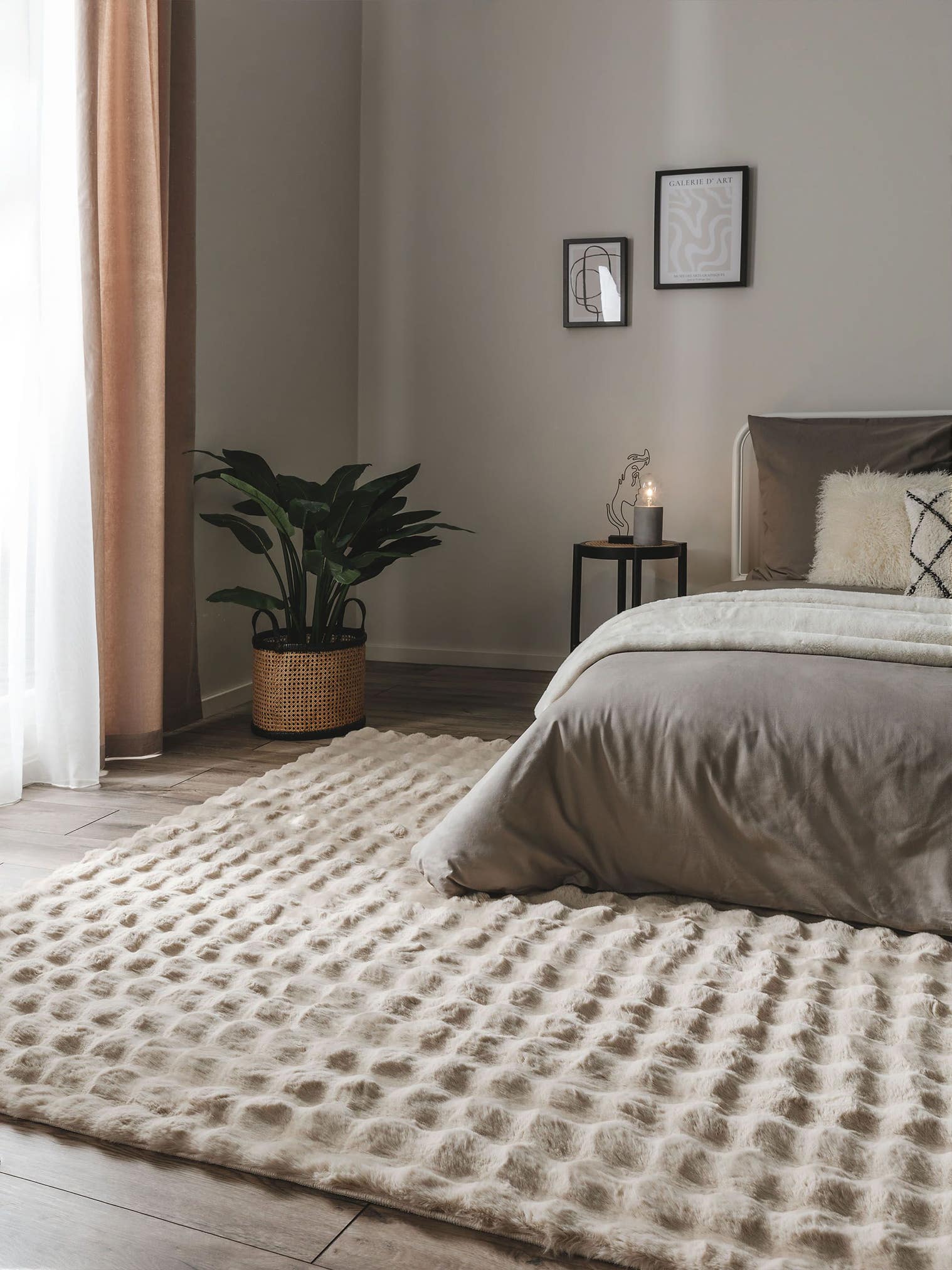 Rug made of 100% Polyester in Beige with a 21 - 30 mm high pile by benuta Nest