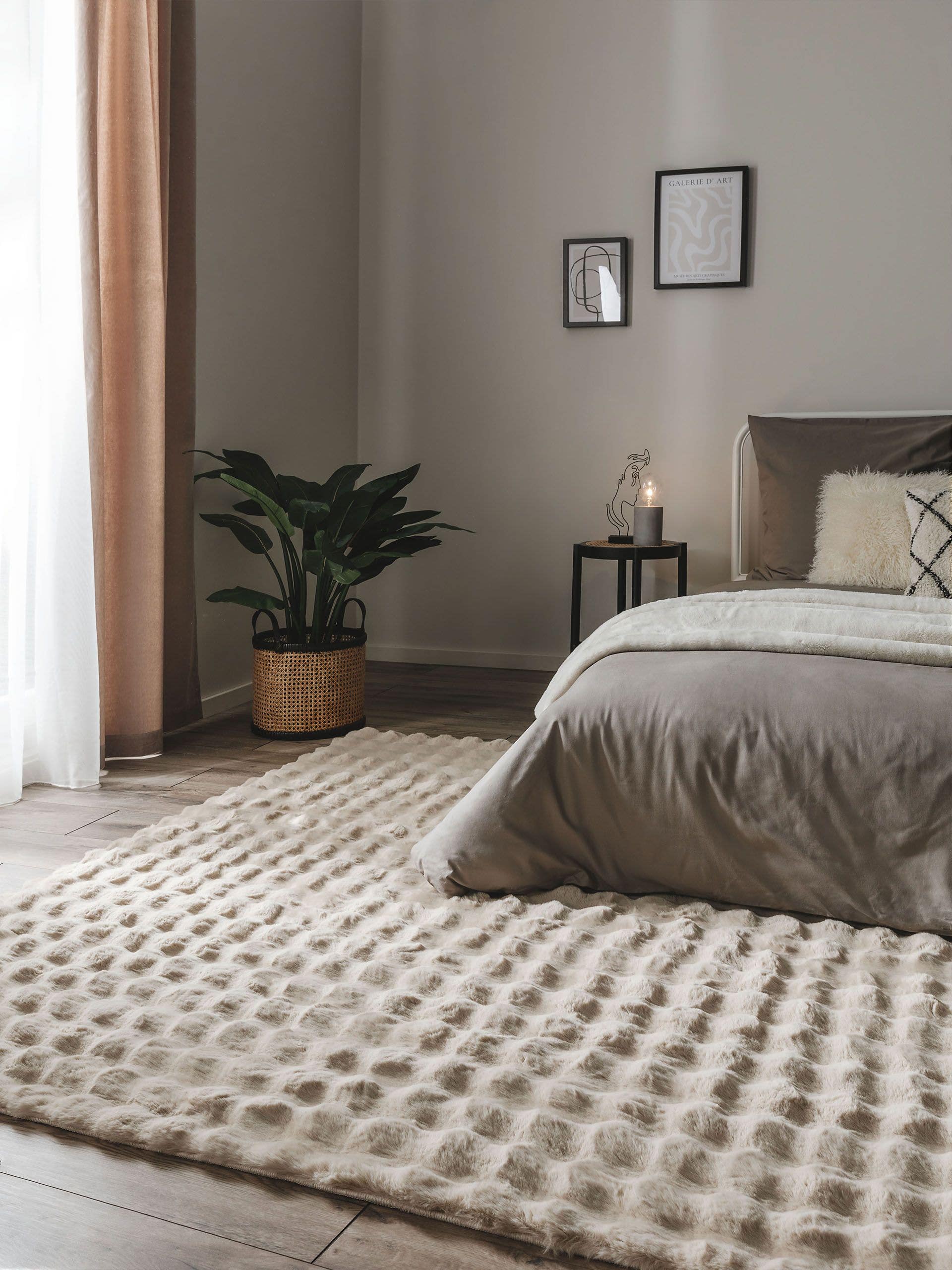Rug made of 100% Polyester in Beige with a 21 - 30 mm high pile by benuta Nest