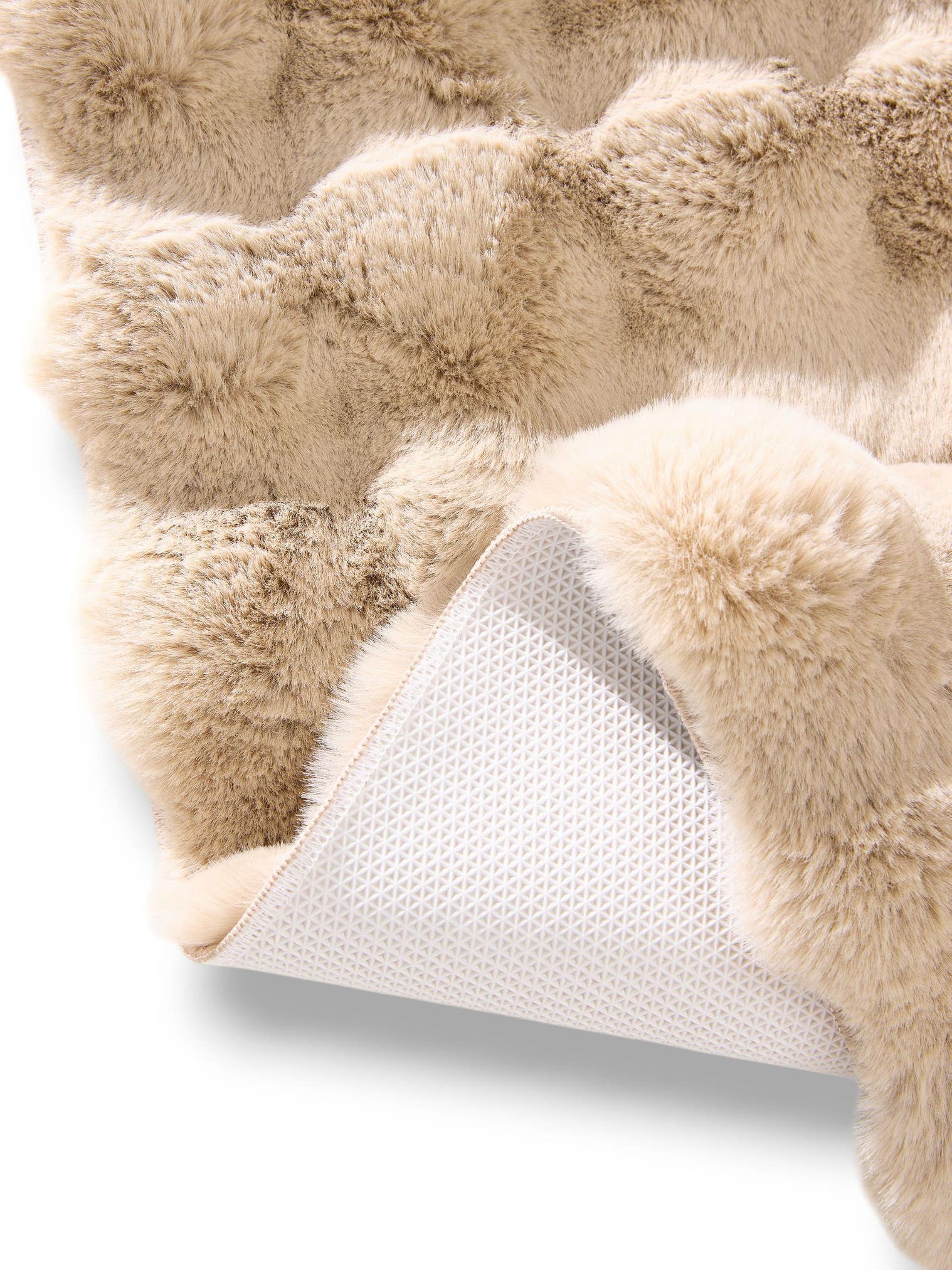 Rug made of 100% Polyester in Beige with a 21 - 30 mm high pile by benuta Nest