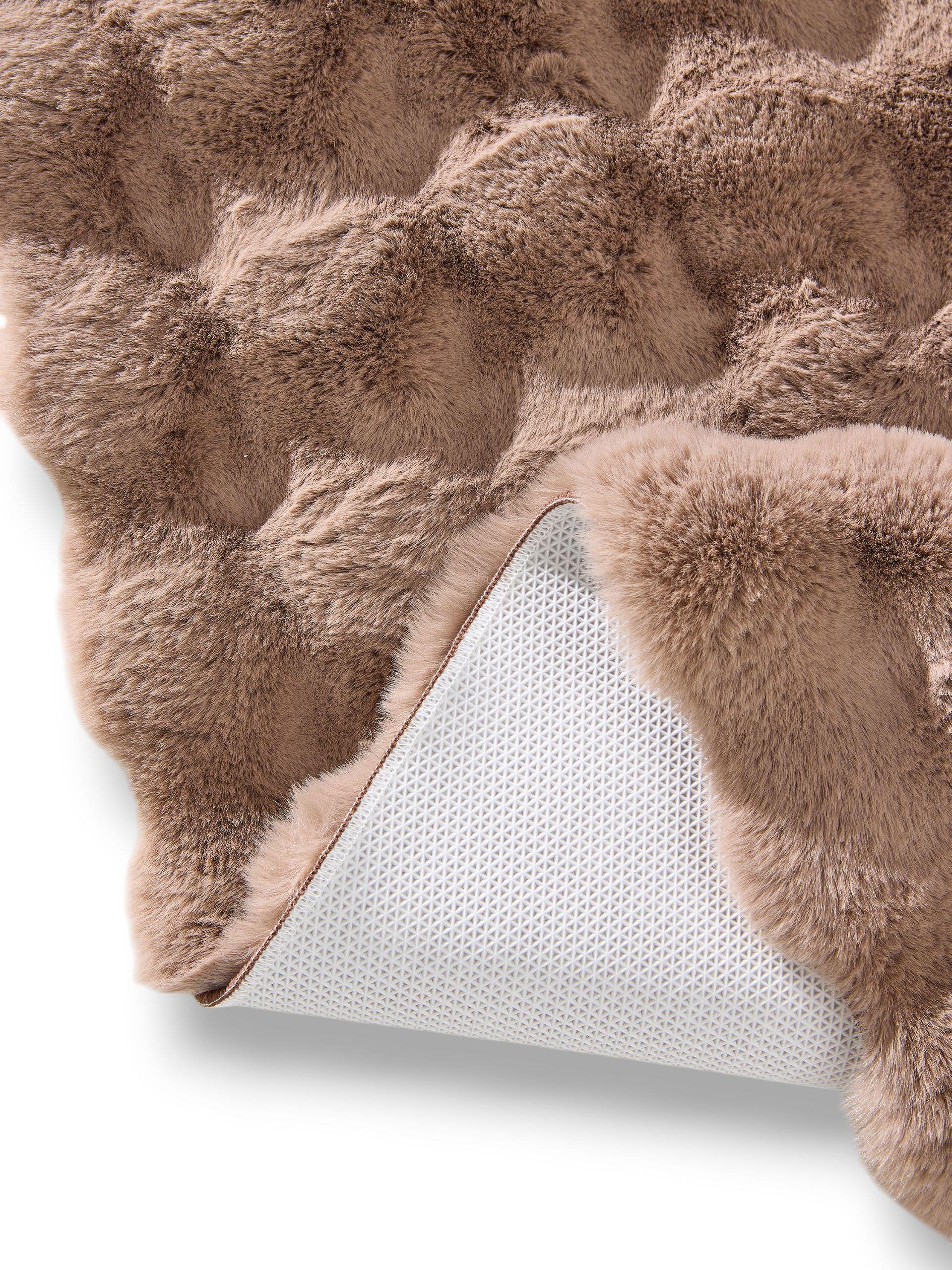 Rug made of 100% Polyester in Brown with a 21 - 30 mm high pile by benuta Nest