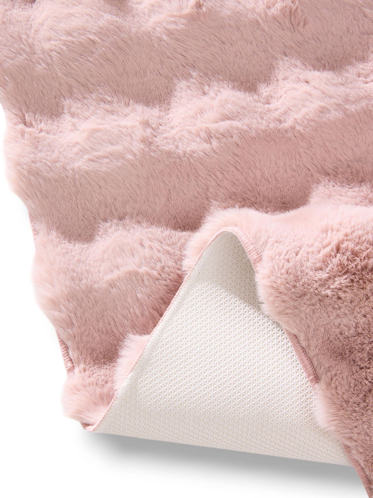 Rug made of 100% Polyester in Pink with a 21 - 30 mm high pile by benuta Nest