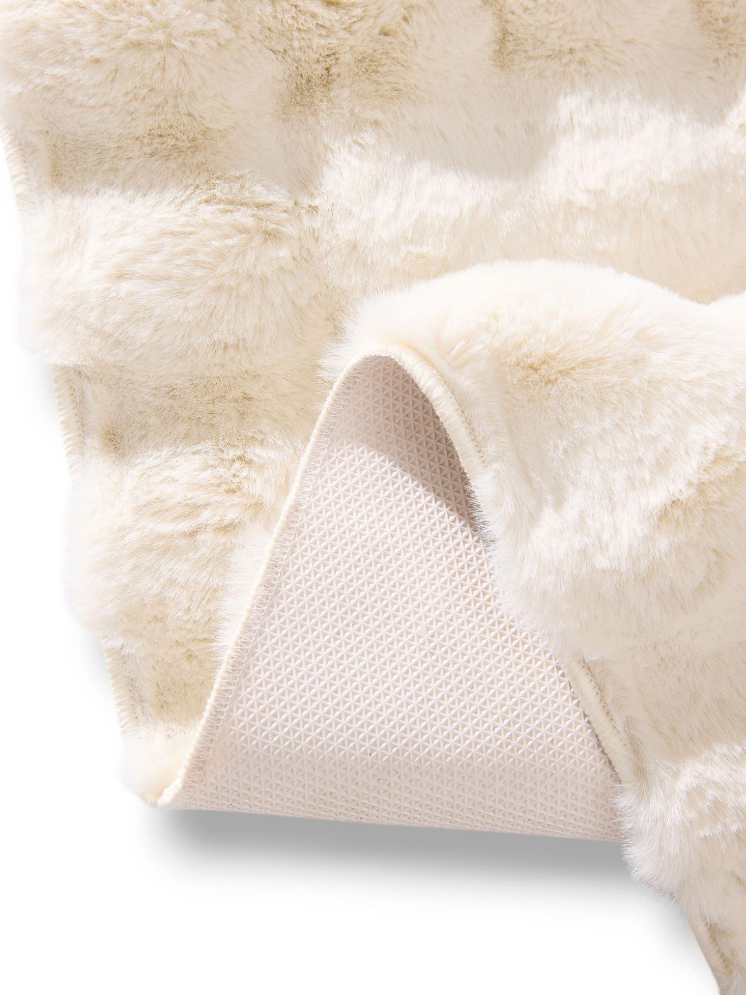 Teppich aus 100% Polyester in Beige mit 21 - 30 mm hohem Flor von benuta Nest
