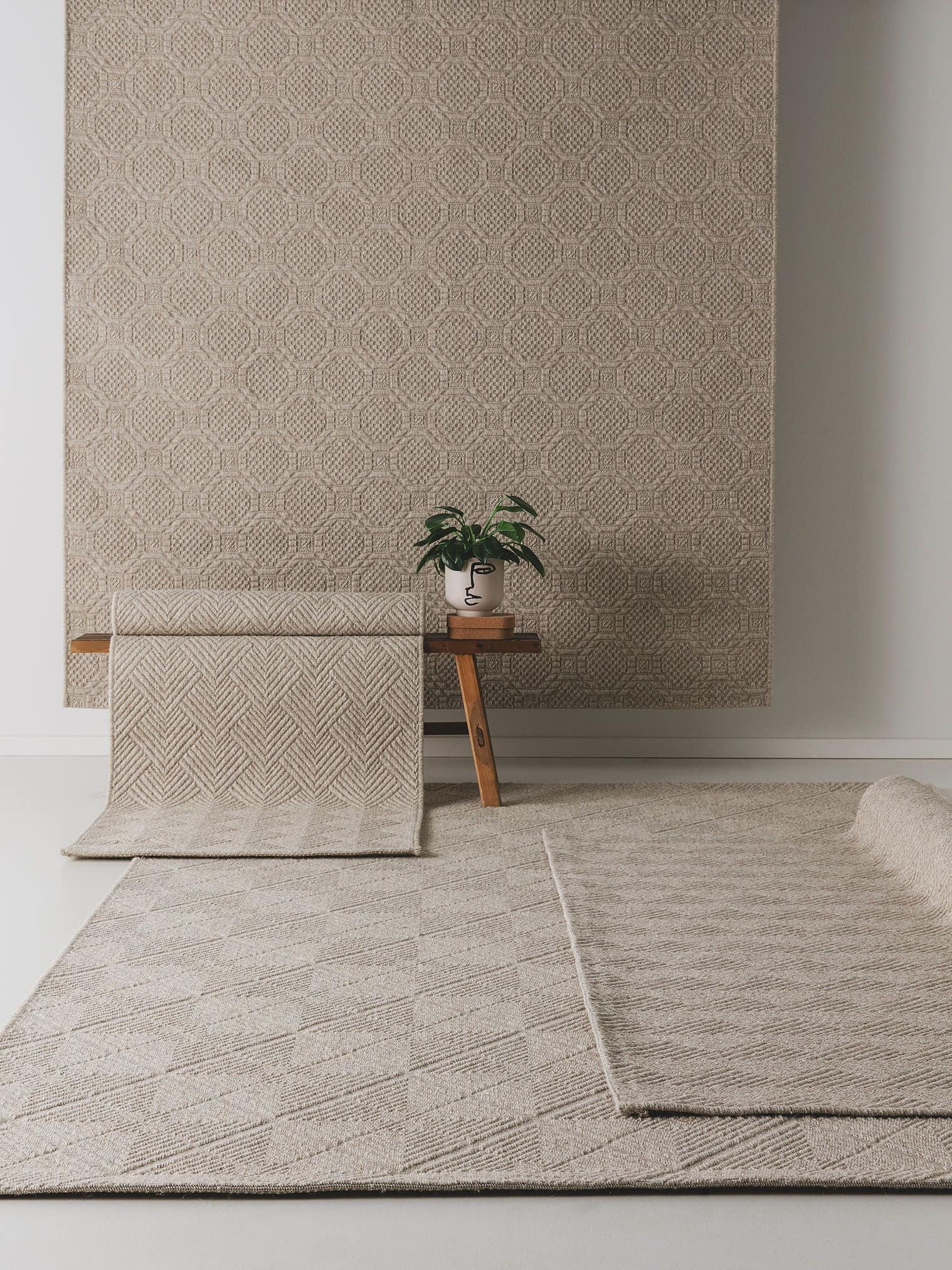 Tapis en 100% Laine en Beige avec une pile de 1- 5 mm de hauteur de benuta Pure