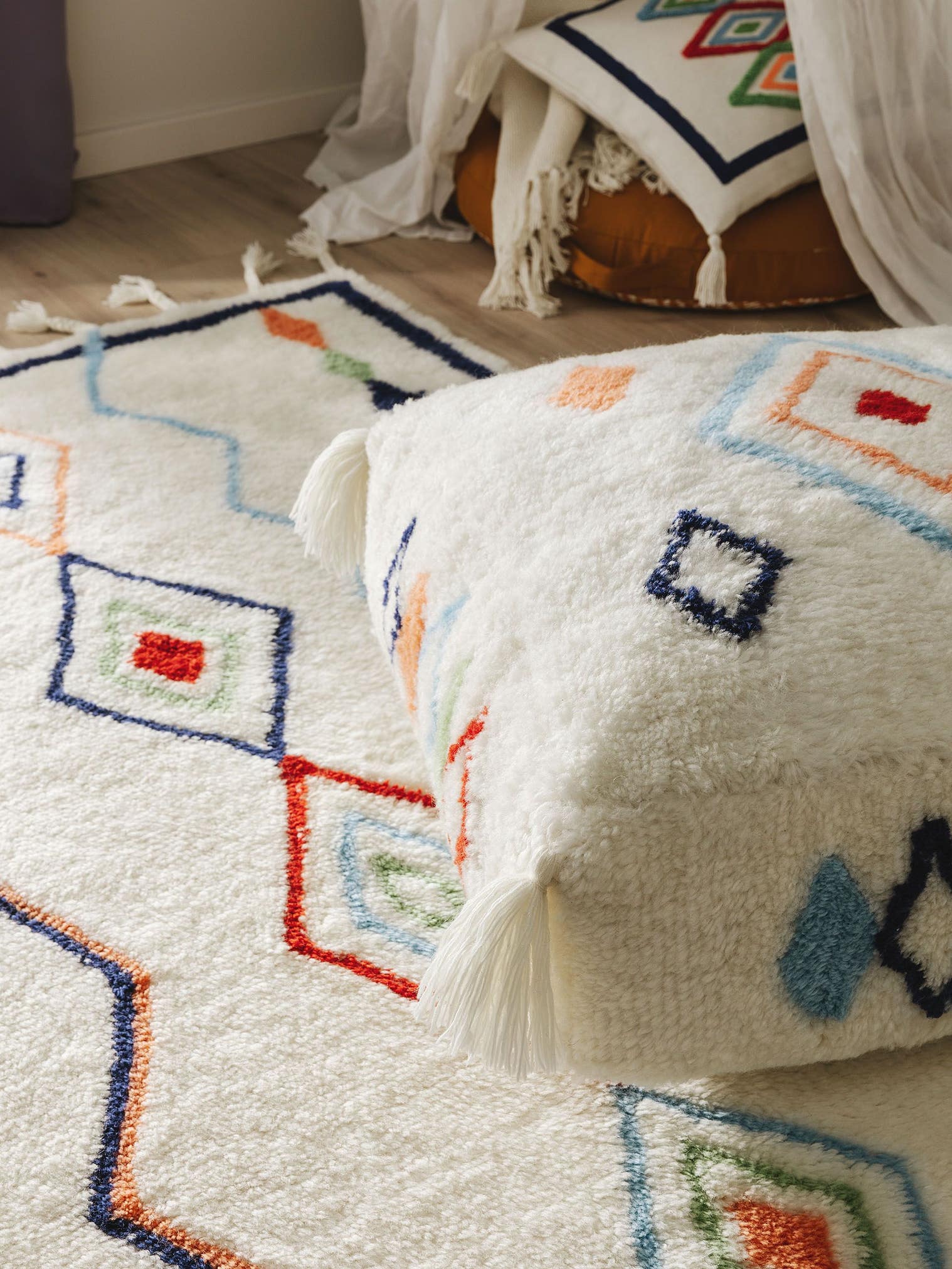 Pouf en laine fait main Malika Multicouleur en motif Berbère en 100% Laine de Lytte