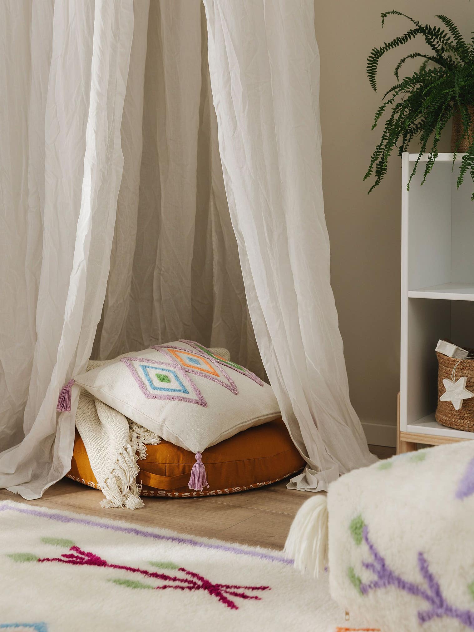 Housse de coussin Malika Multicouleur en motif Berbère en 95% Coton, 5% Acrylique de Lytte