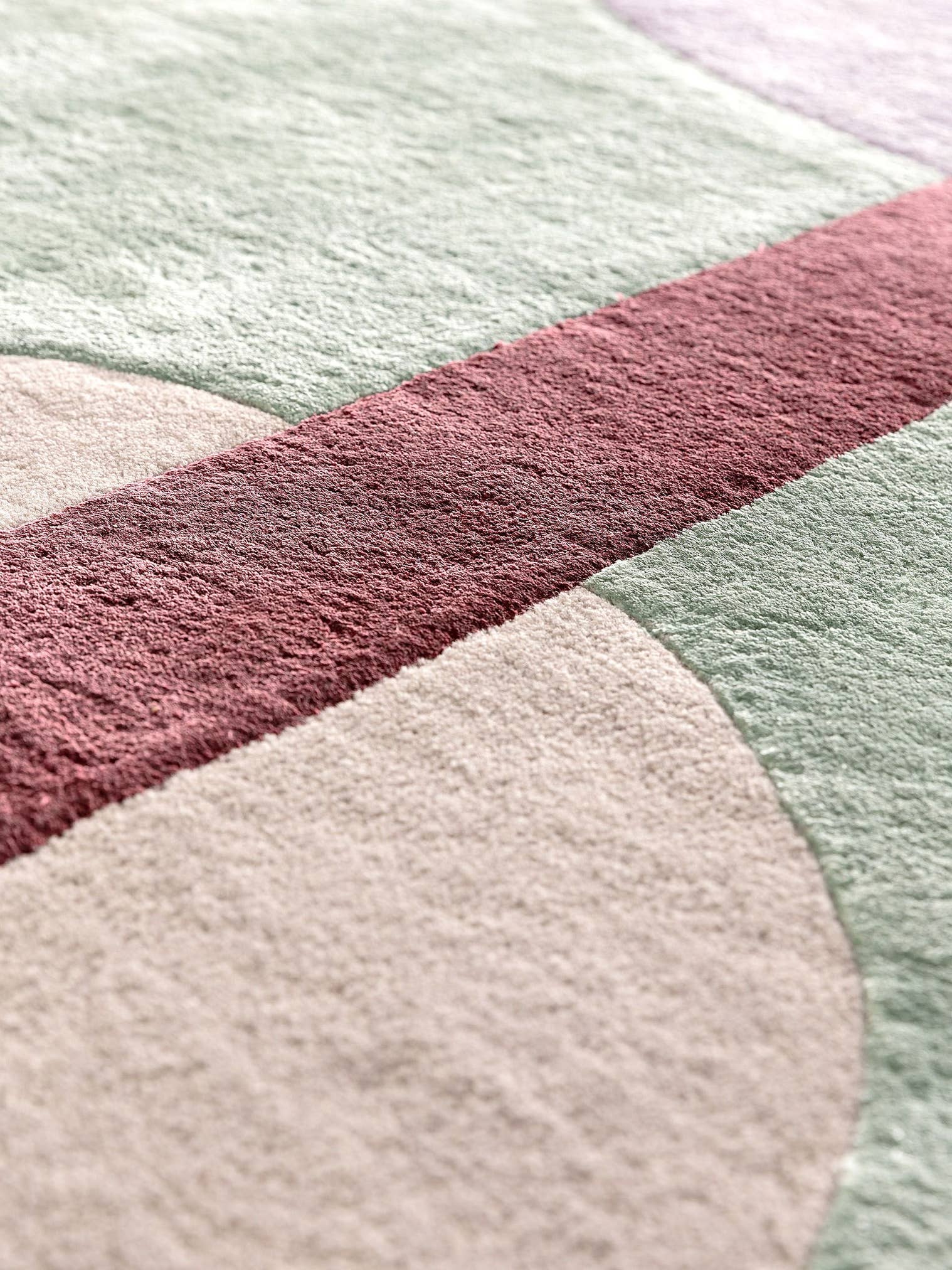 Teppich aus 60% Wolle, 40% Lyocell (TENCEL™) in Multicolor mit 6 bis 10 mm hohem Flor von benuta Finest