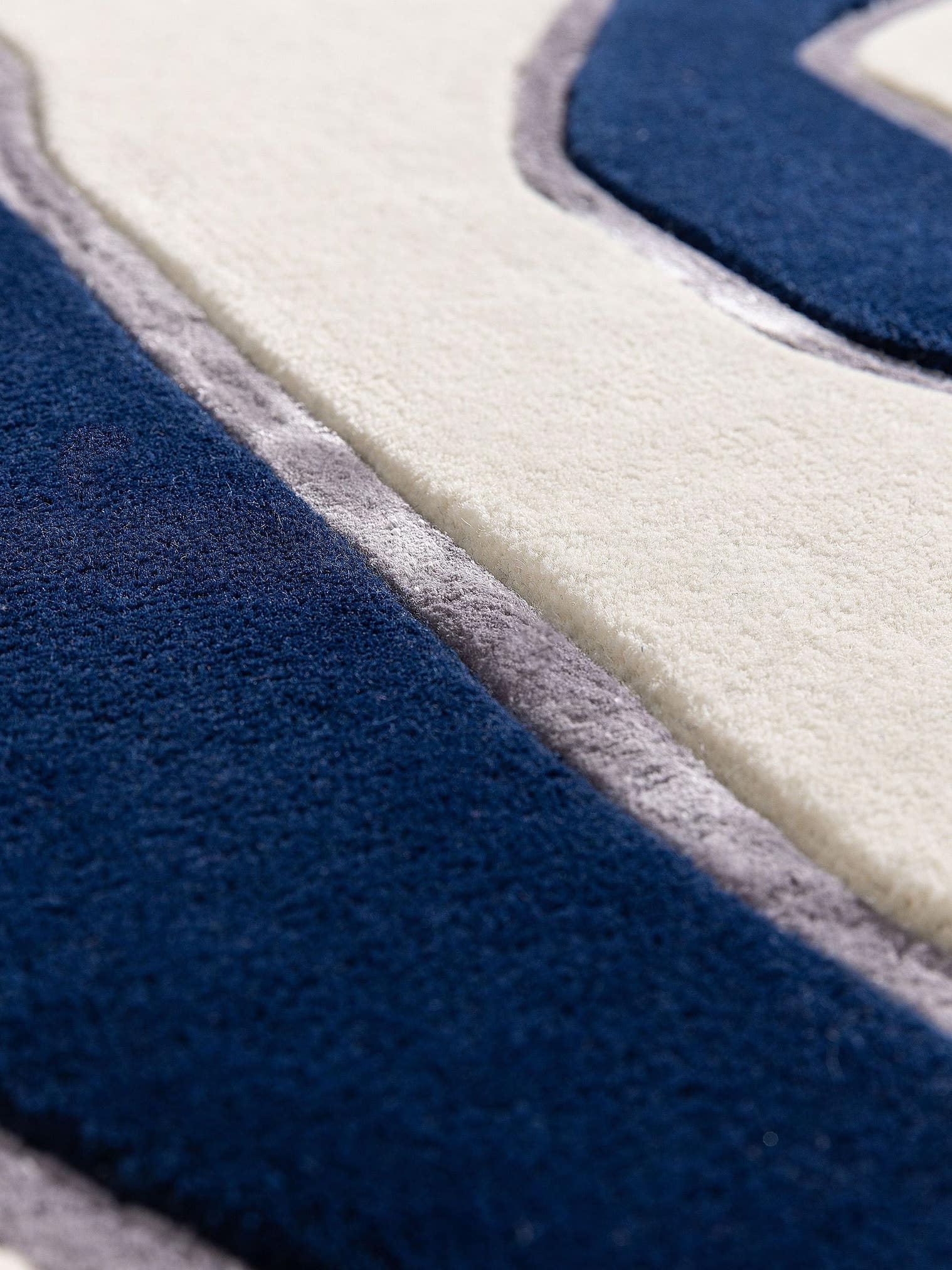 Rug made of 90% Wool, 10% Lyocell (TENCEL™) in Blue with a 6 - 10 mm high pile by benuta Finest