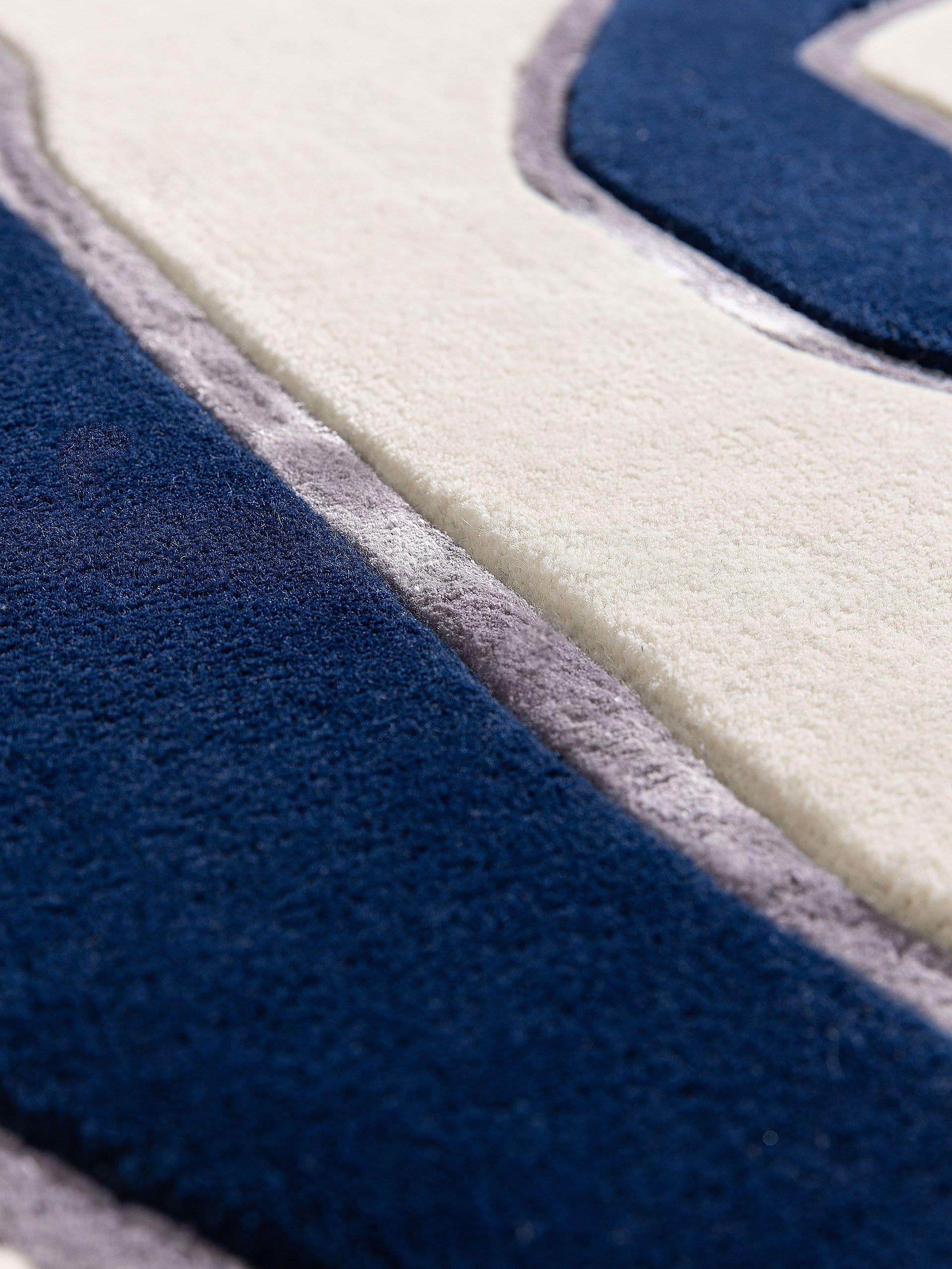 Rug made of 90% Wool, 10% Lyocell (TENCEL™) in Blue with a 6 - 10 mm high pile by benuta Finest