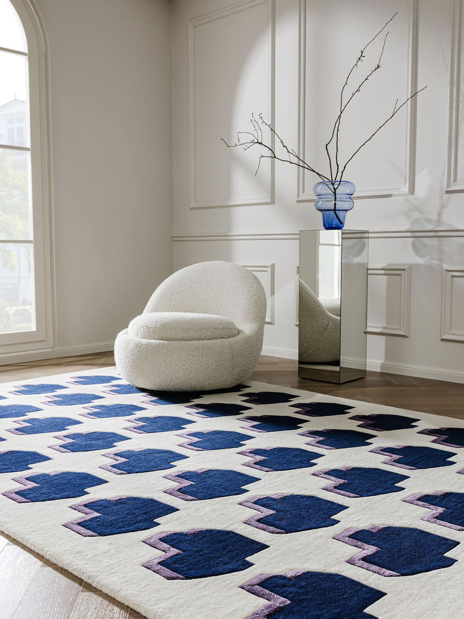 Teppich aus 90% Wolle, 10% Lyocell (TENCEL™) in Blau mit 6 bis 10 mm hohem Flor von benuta Finest