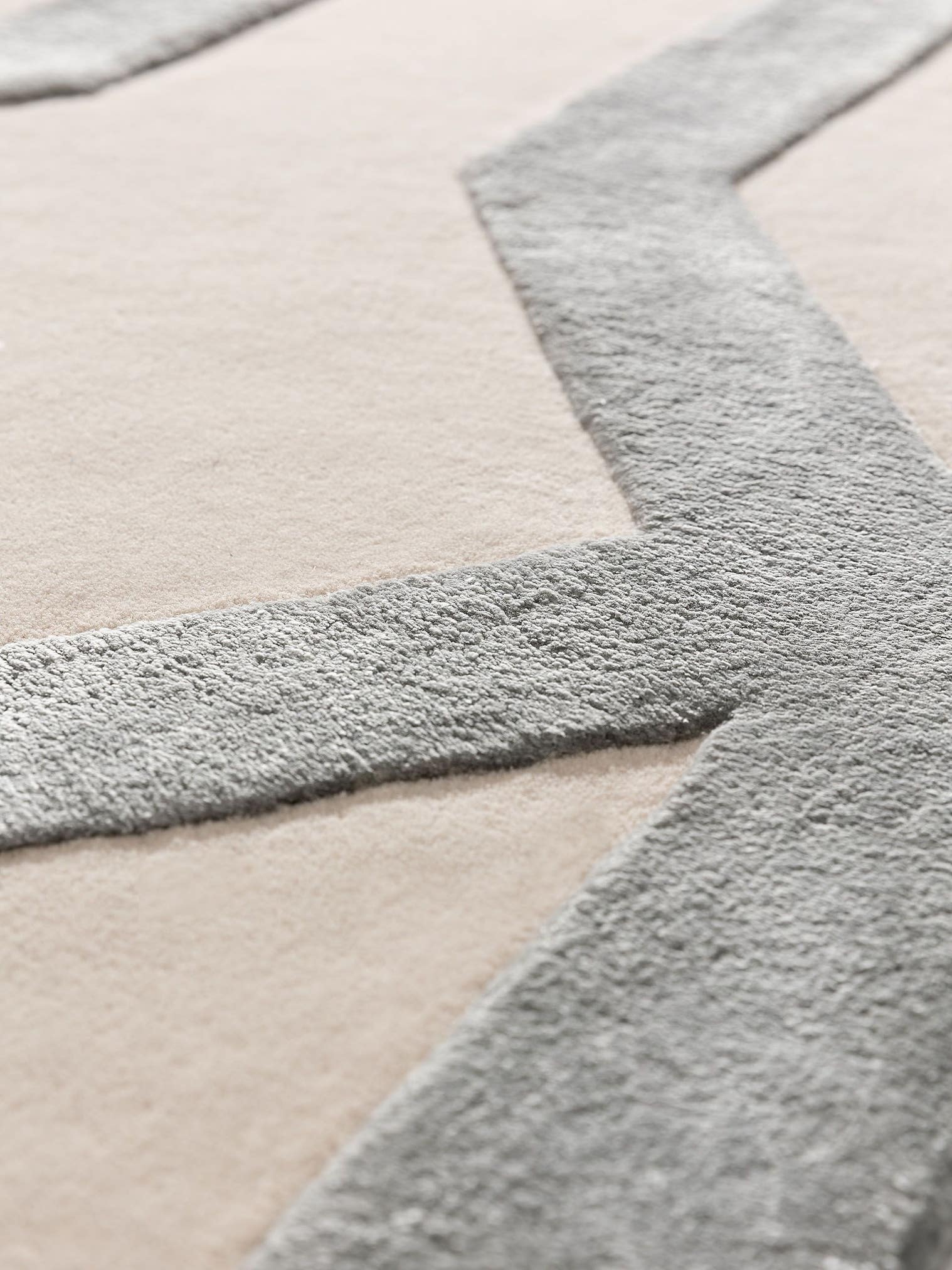 Dywan z 60% Wełna, 40% Lyocell (TENCEL™) w kolorze beżowy z włosiem 6 - 10 mm wysokim od benuta Finest