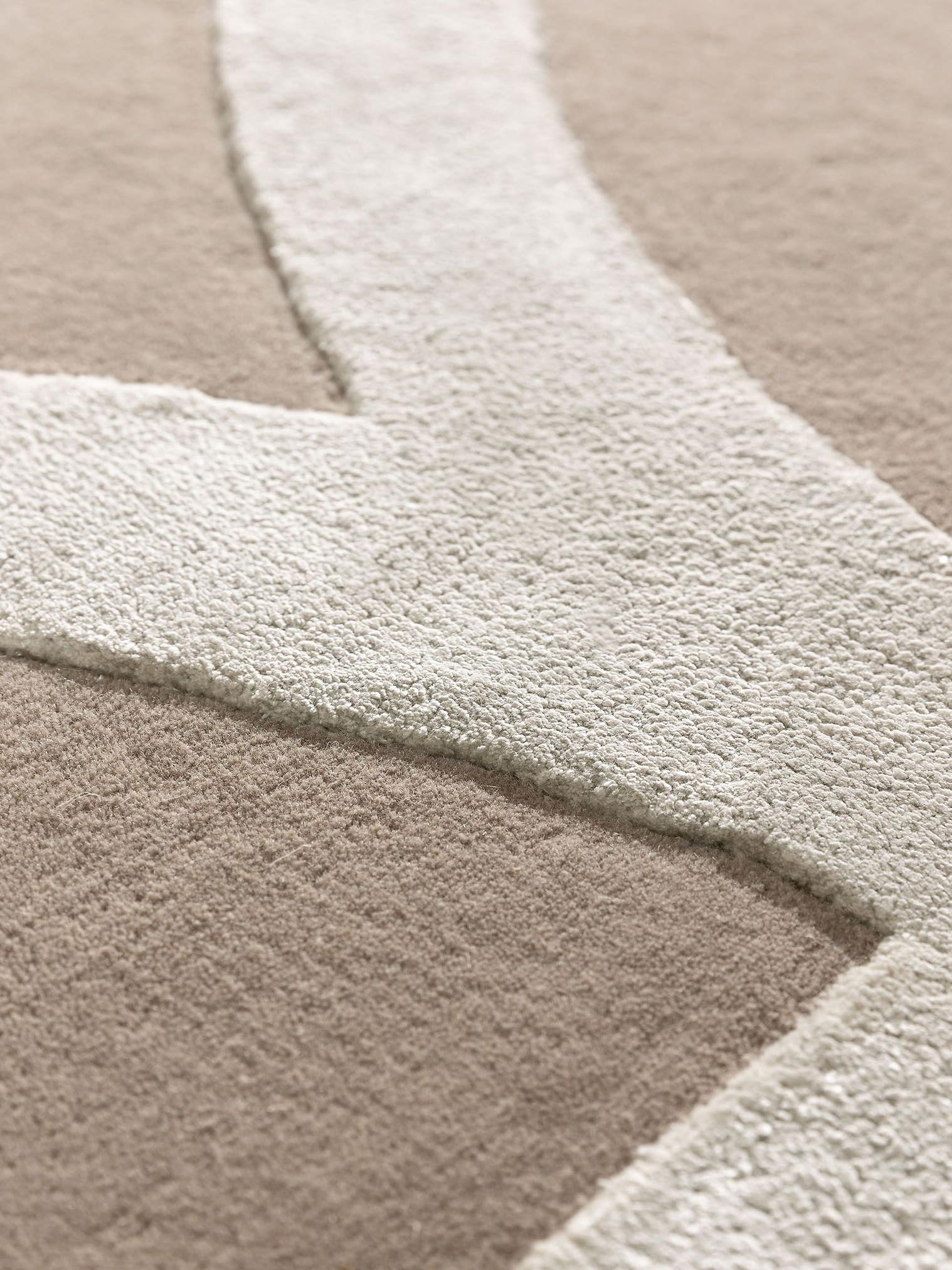 Dywan z 65% Wełna, 35% Lyocell (TENCEL™) w kolorze beżowy z włosiem 6 - 10 mm wysokim od benuta Finest