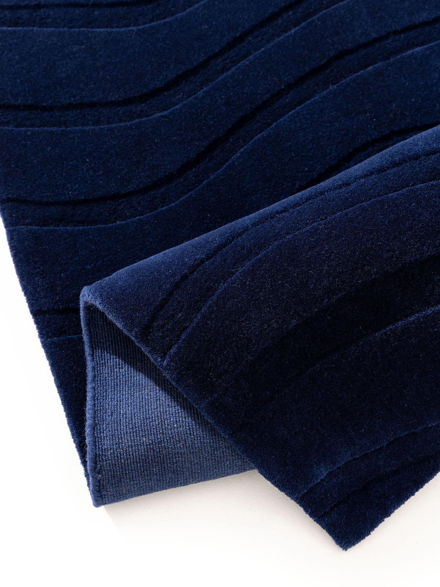 Rug made of 100% Wool from (New Zealand) in Blue with a 6 - 10 mm high pile by benuta Finest