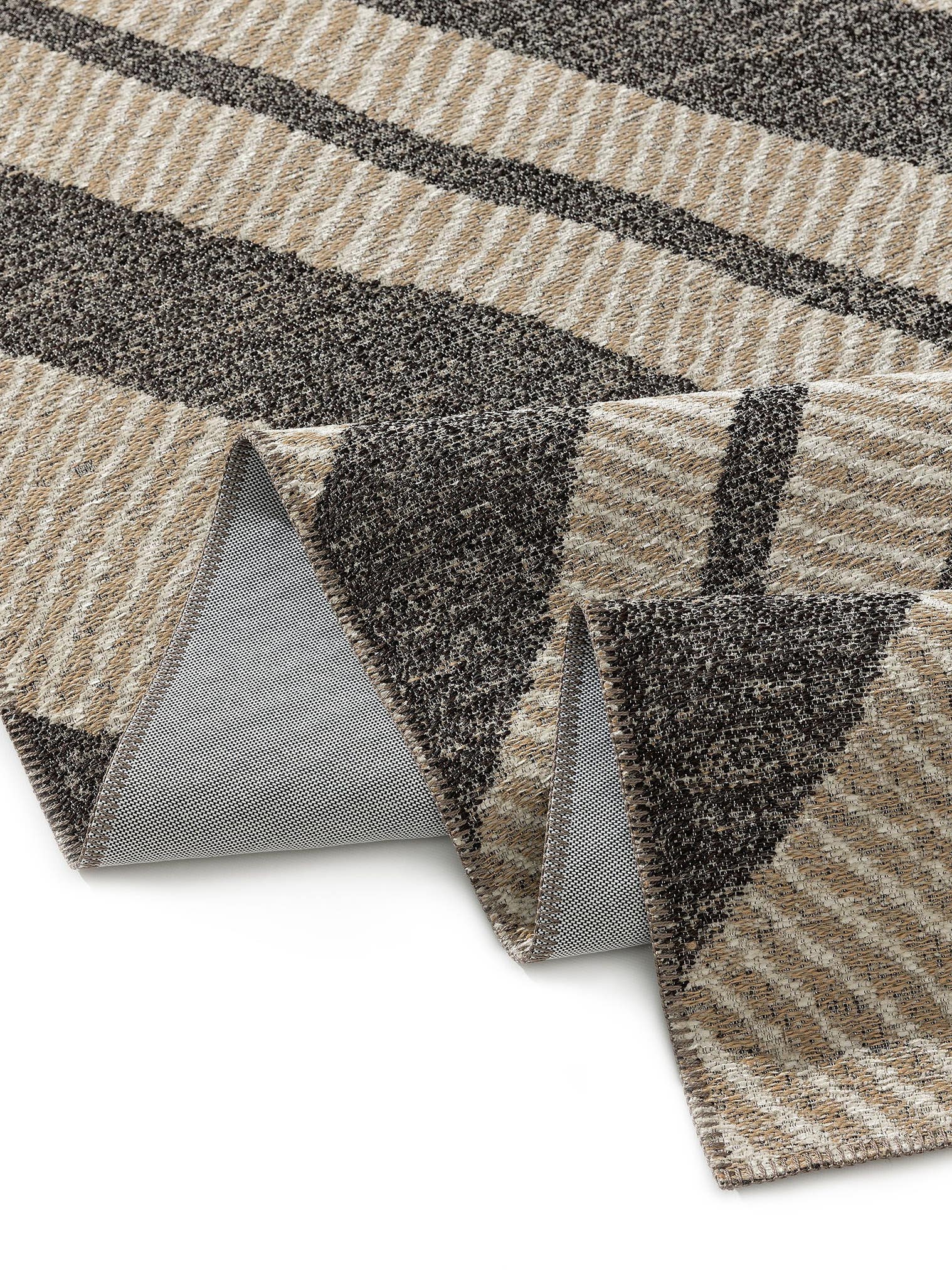 Matta av 65% Polyester (återvunnen PET-plast), 35% Jute i Beige med 1- 5 mm hög lugg från benuta Nest