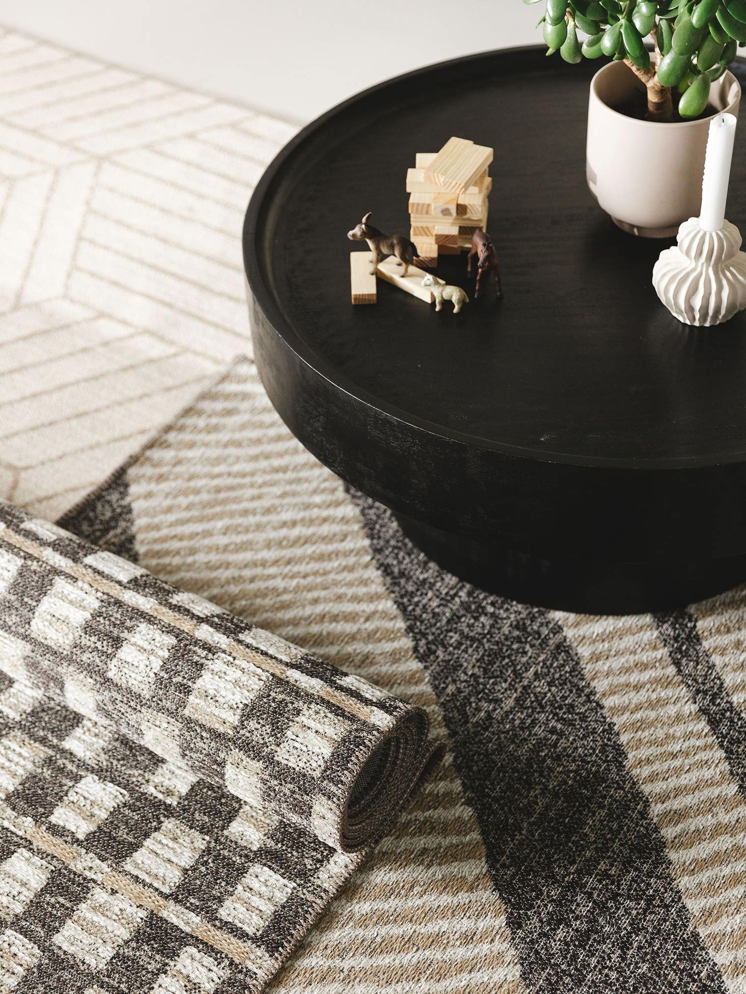 Tappeto di 65% Poliestere ( PET riciclato), 35% Juta in Beige con pelo alto 1- 5 mm da benuta Nest