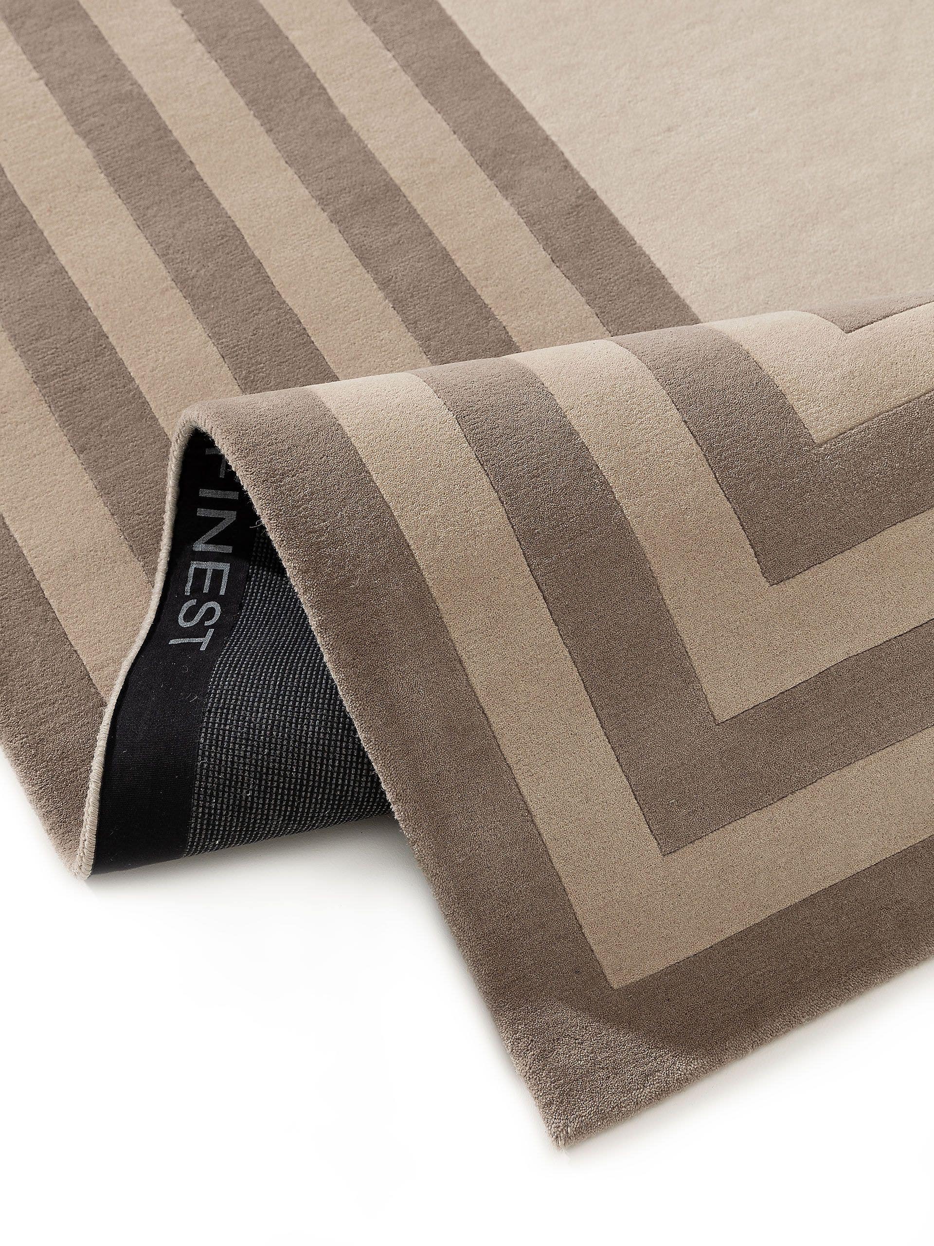 Tapijt van 100% Wol in Beige met een 6 - 10 mm hoge pool van benuta Finest