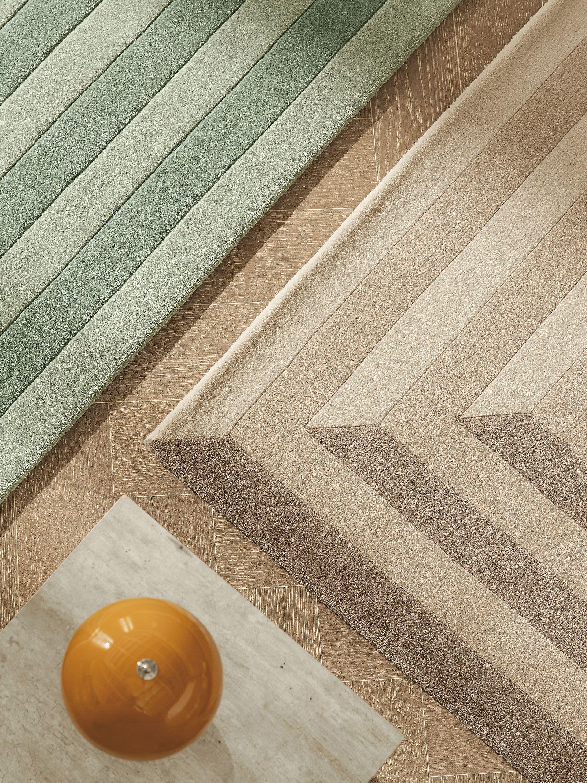 Tapijt van 100% Wol in Beige met een 6 - 10 mm hoge pool van benuta Finest