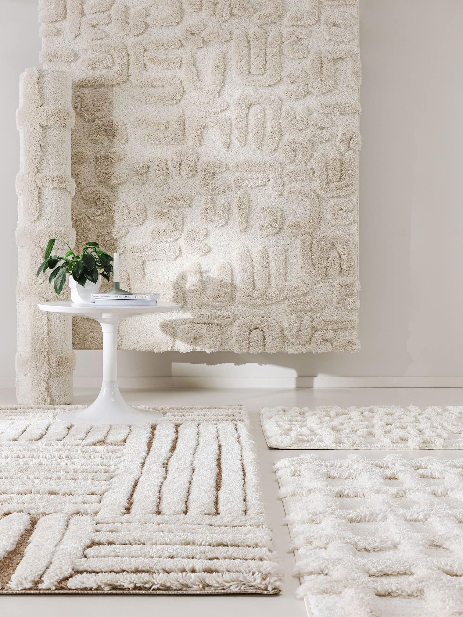 Teppich aus 80% Polypropylen, 20% Polyester in Beige mit 31 bis 40 mm hohem Flor von benuta Pop
