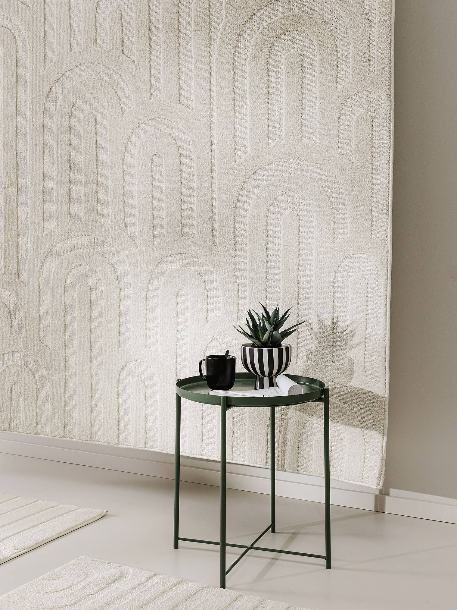 Teppich aus 100% Polyester in Weiß mit 11 bis 20 mm hohem Flor von benuta Pop