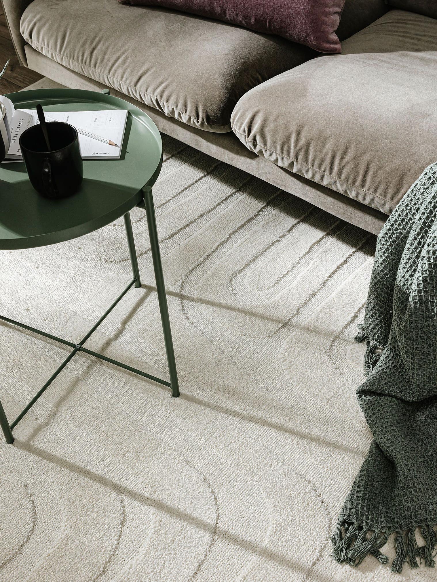Tapijt van 100% Polyester in Wit met een 11 - 20 mm hoge pool van benuta Pop