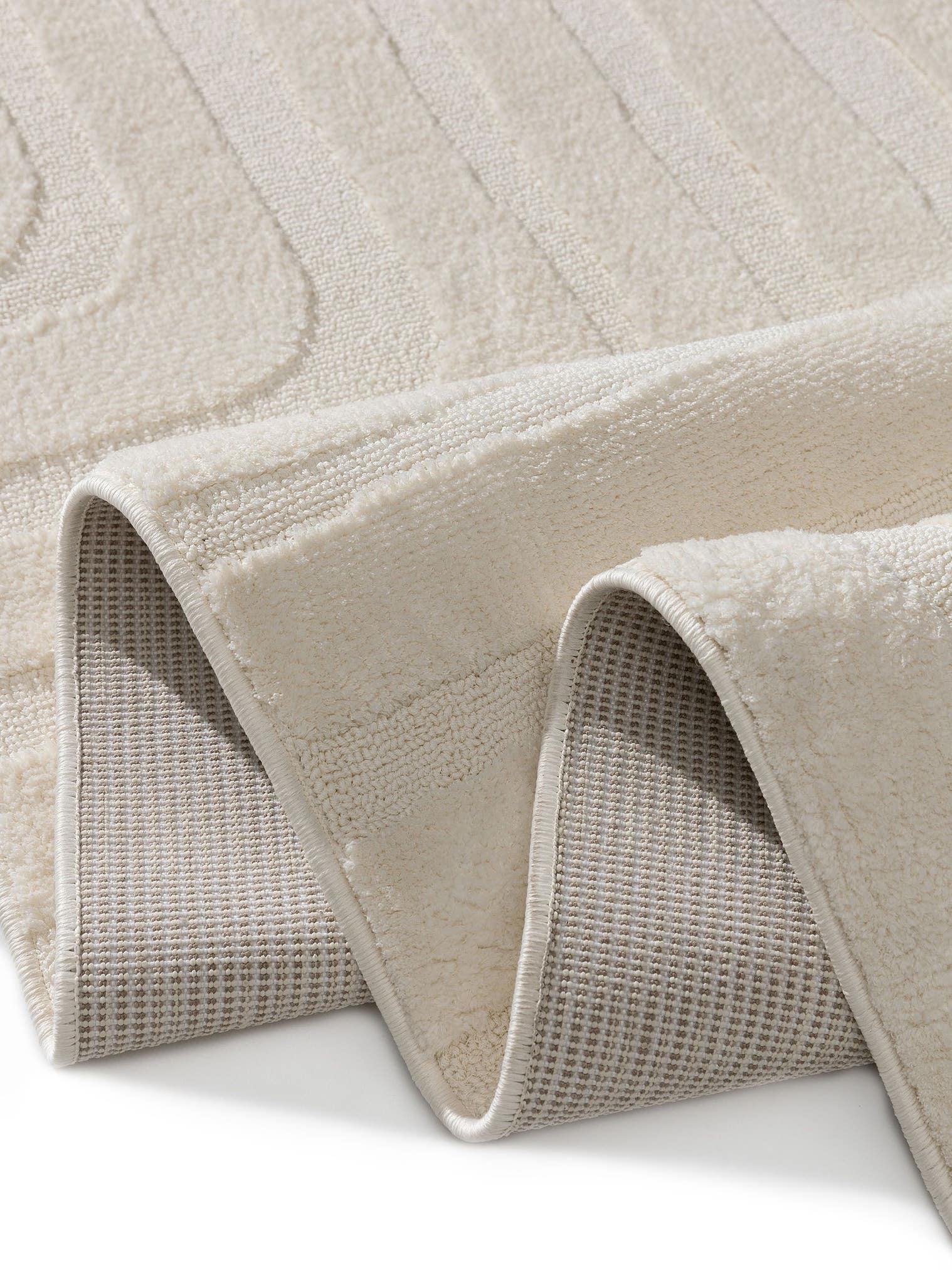 Tapijt van 100% Polyester in Wit met een 11 - 20 mm hoge pool van benuta Pop