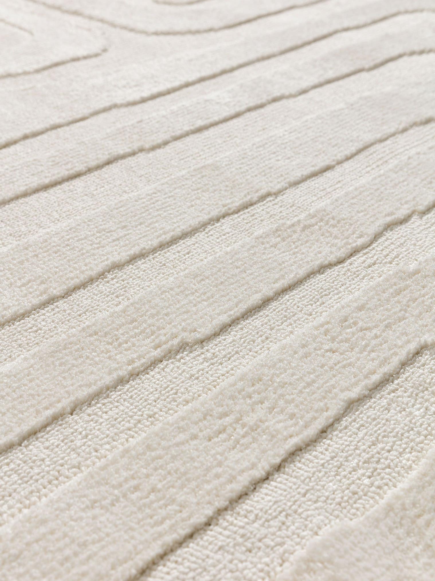 Tapijt van 100% Polyester in Wit met een 11 - 20 mm hoge pool van benuta Pop