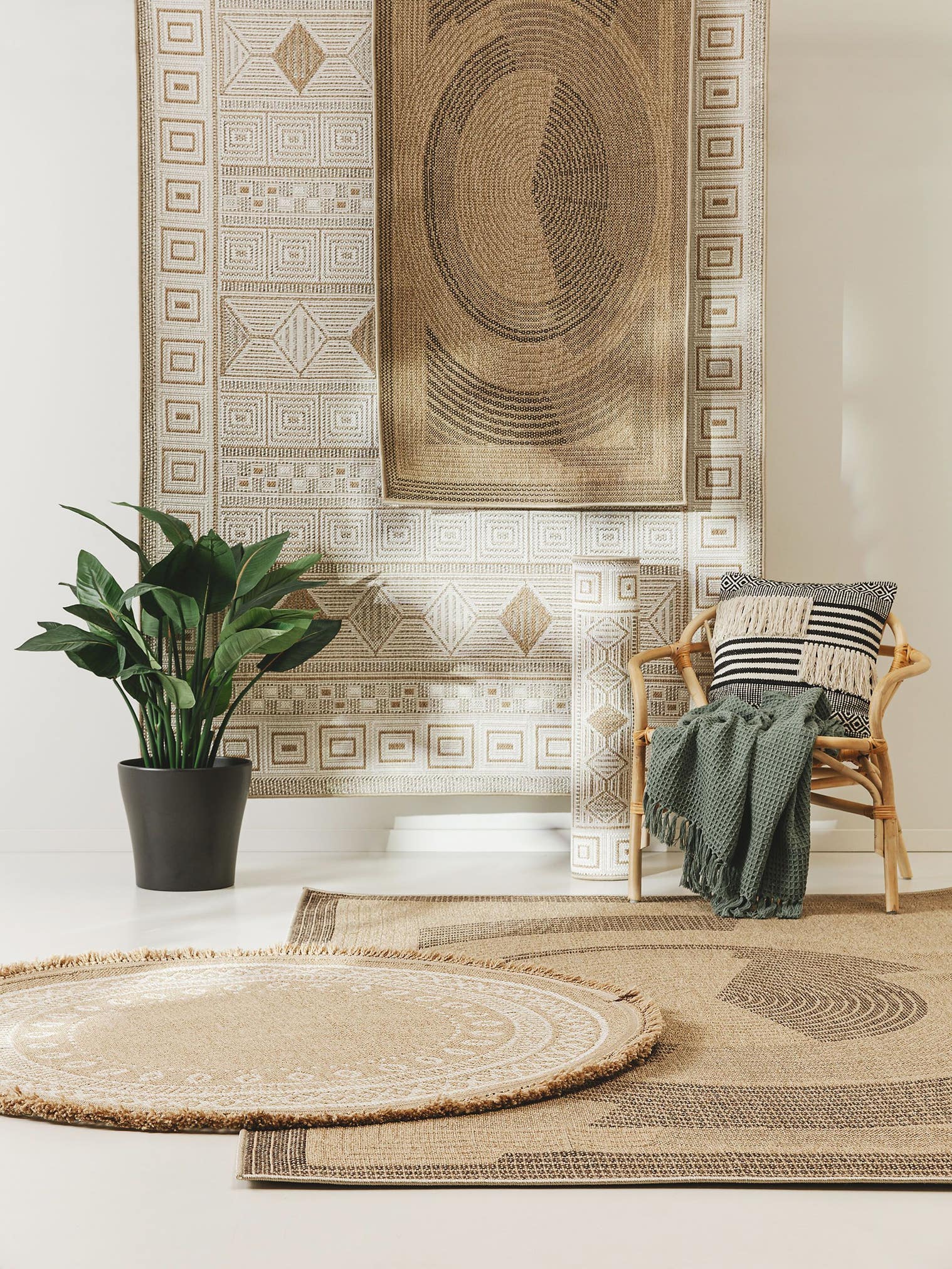 Teppich aus 100% Polypropylen in Beige mit bis 5 mm hohem Flor von benuta Pop