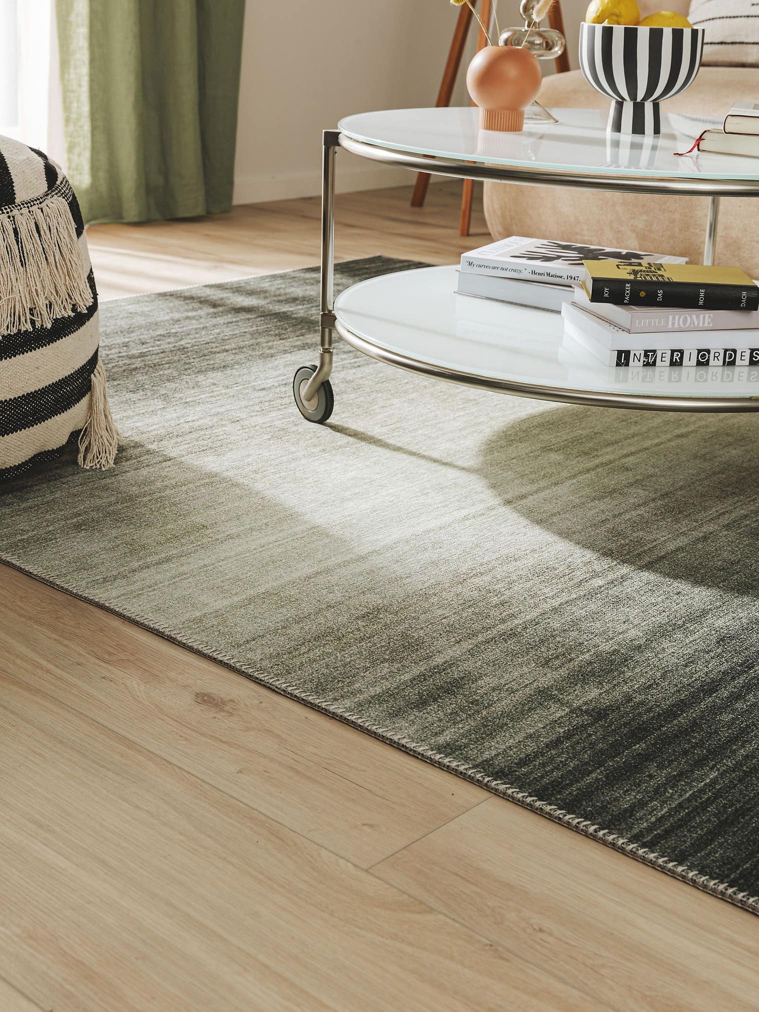 Tapis en 100% Polyester en Vert avec une pile de 1- 5 mm de hauteur de benuta Pop
