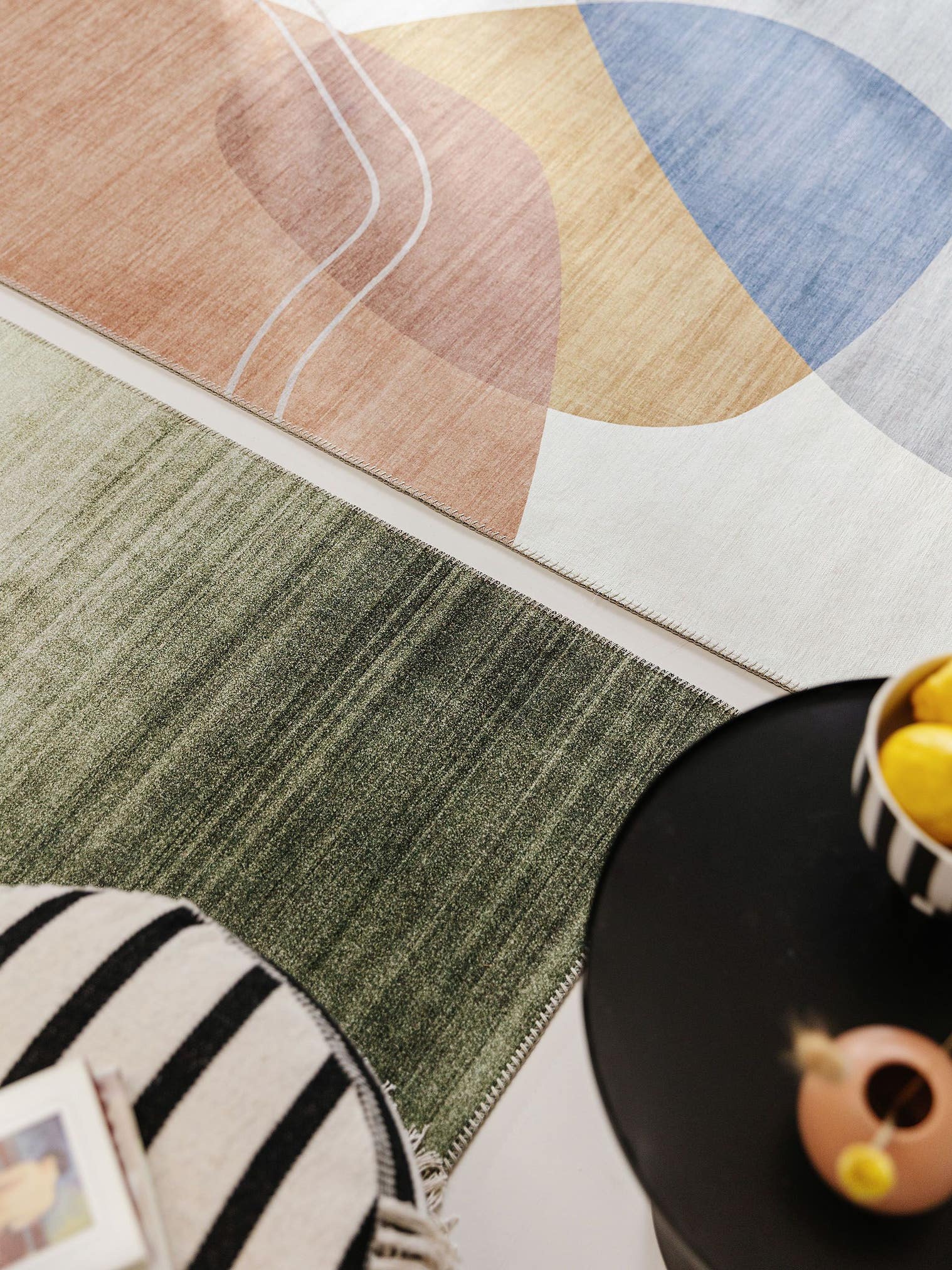 Tapis en 100% Polyester en Vert avec une pile de 1- 5 mm de hauteur de benuta Pop
