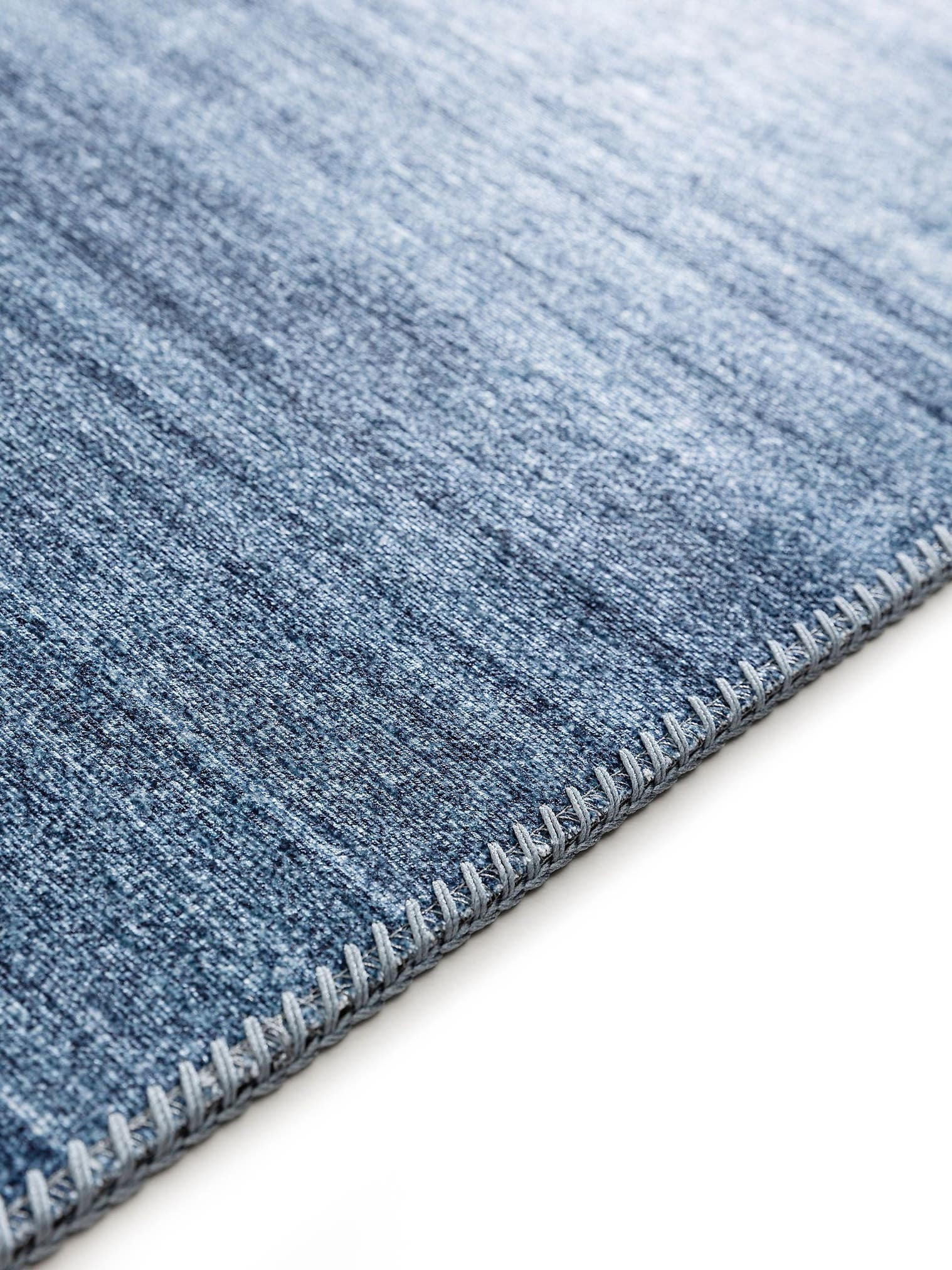 Teppich aus 100% Polyester in Blau mit bis 5 mm hohem Flor von benuta Pop