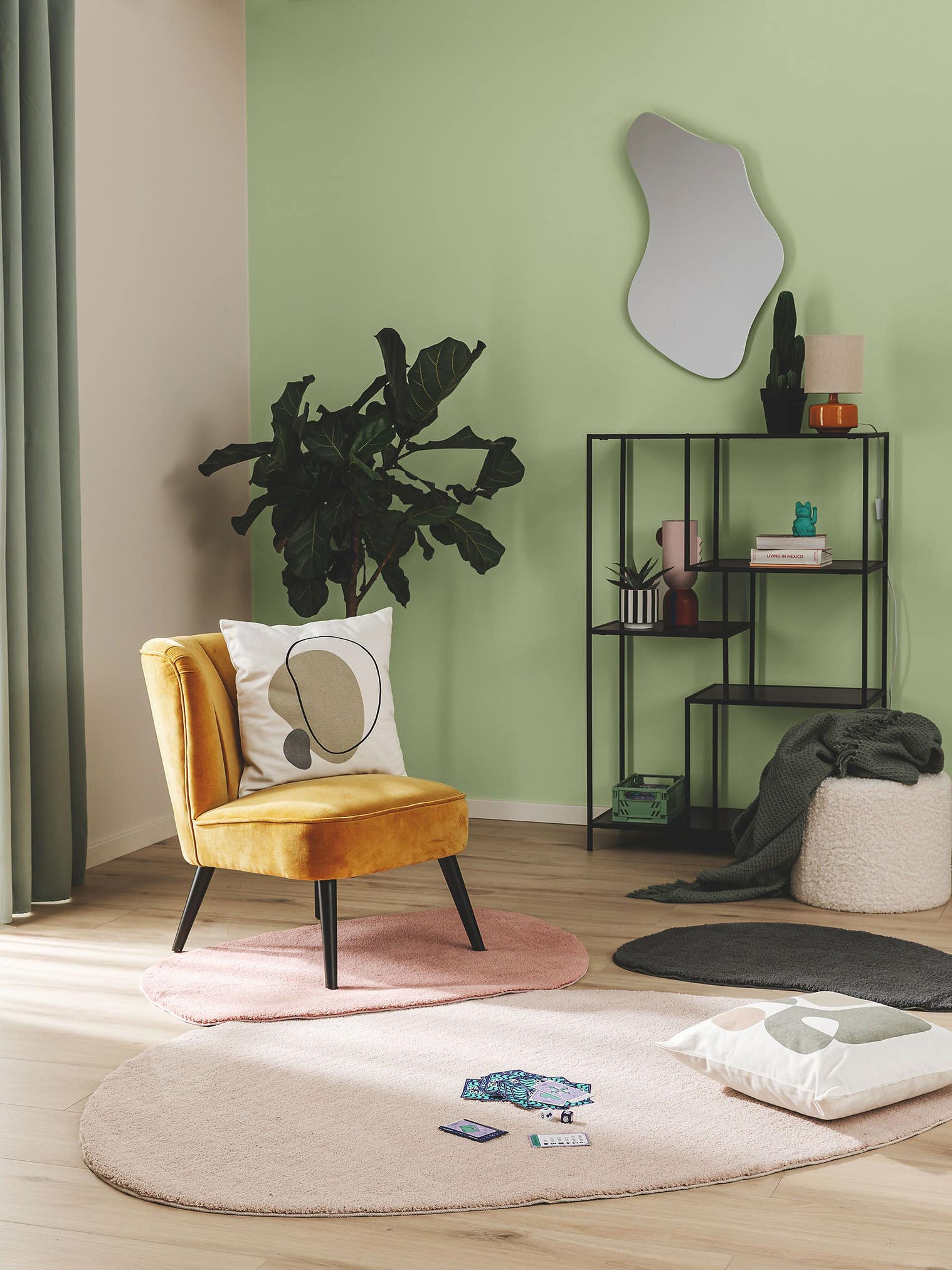 Matta av 100% Polyester i Beige med 6 - 10 mm hög lugg från benuta Pop