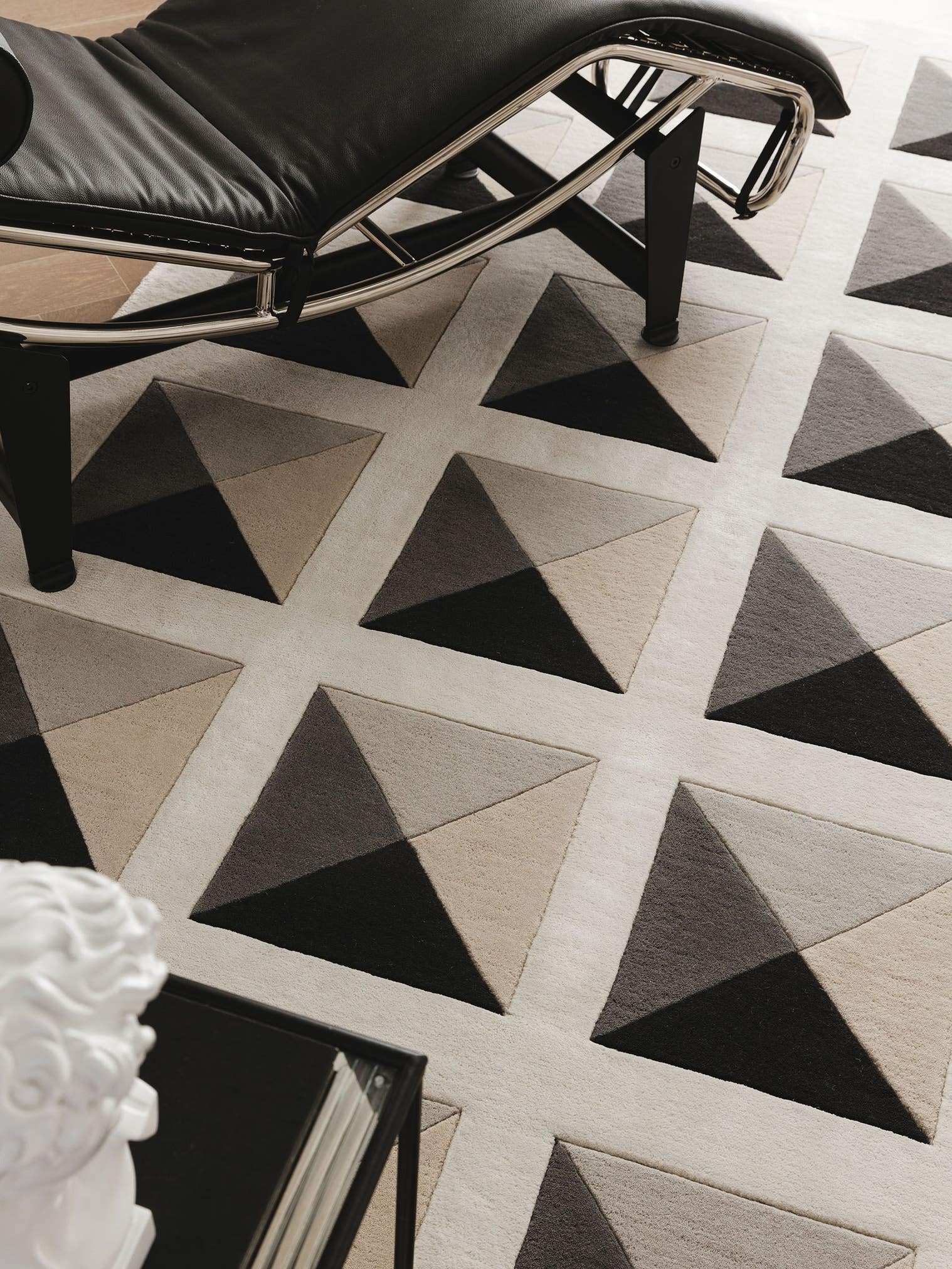 Tapijt van 60% Wol, 40% Lyocell (TENCEL™) in Beige met een 6 - 10 mm hoge pool van benuta Finest