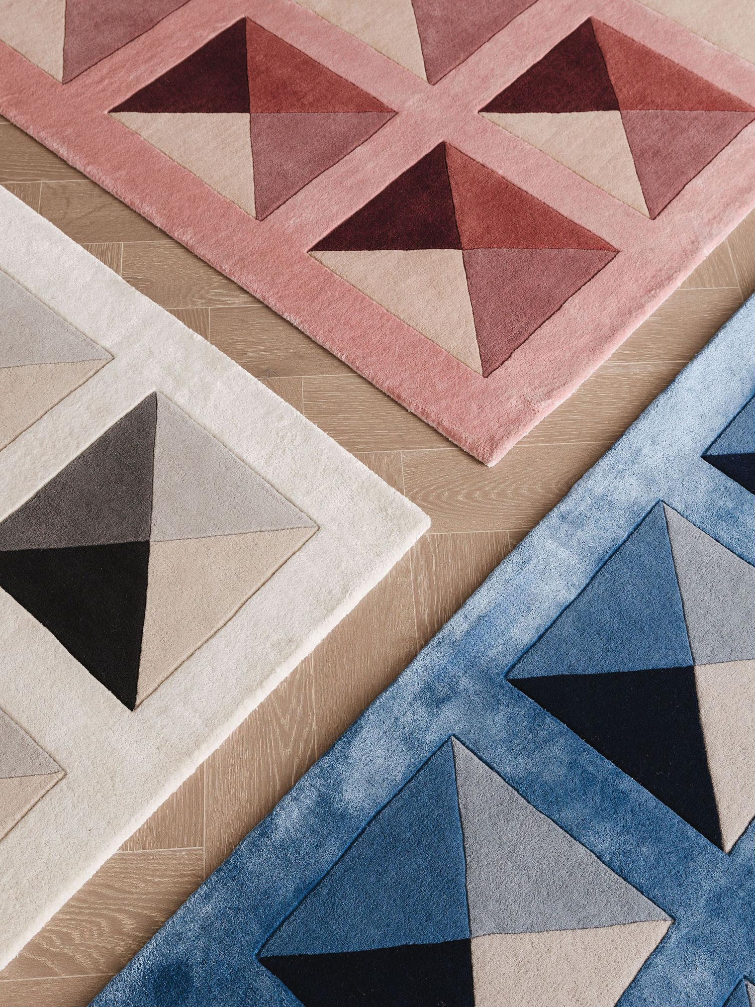 Tapijt van 60% Wol, 40% Lyocell (TENCEL™) in Beige met een 6 - 10 mm hoge pool van benuta Finest