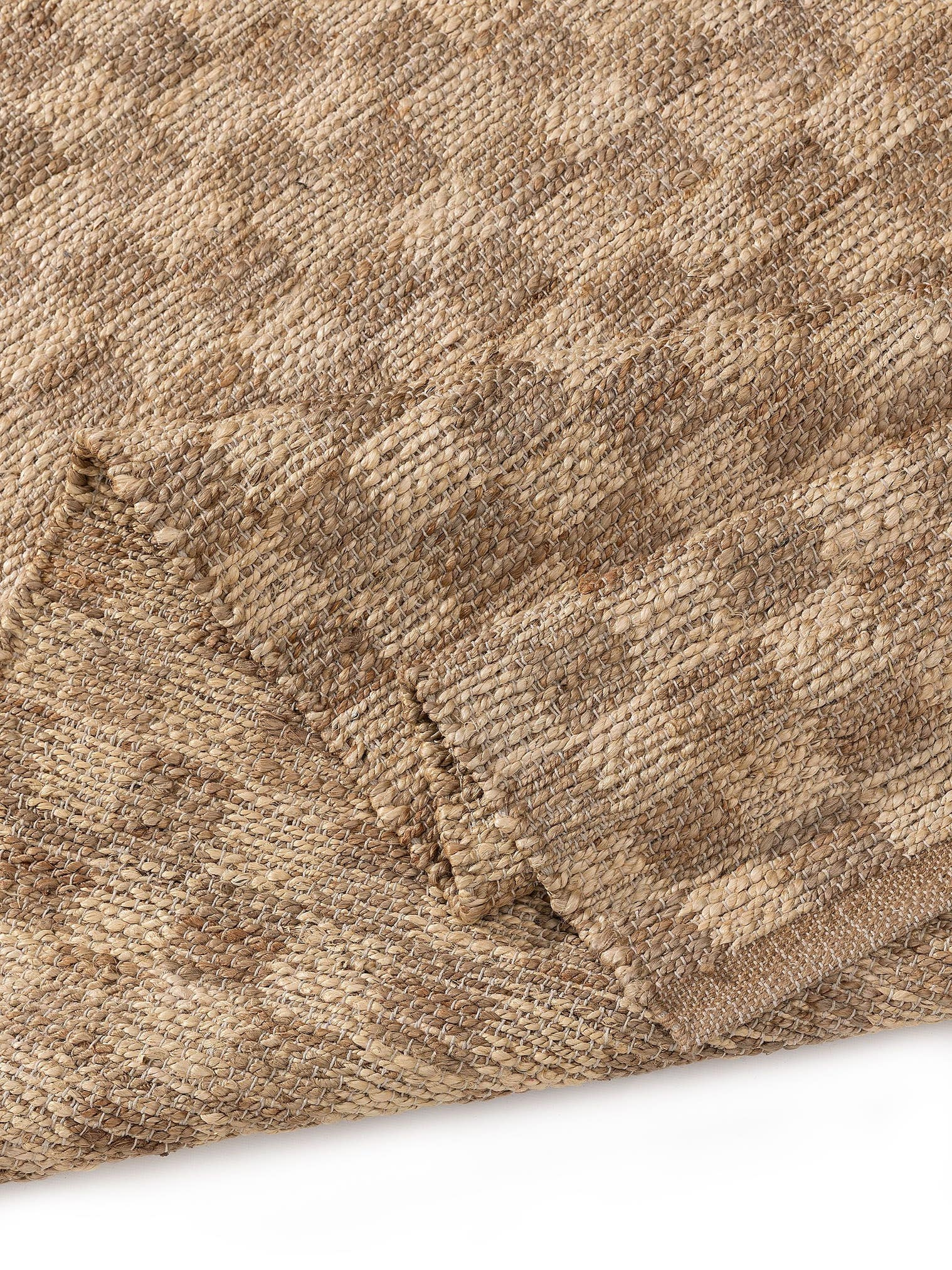 Tapijt van 80% Jute, 20% Katoen in Beige met een 1- 5 mm hoge pool van benuta Pure