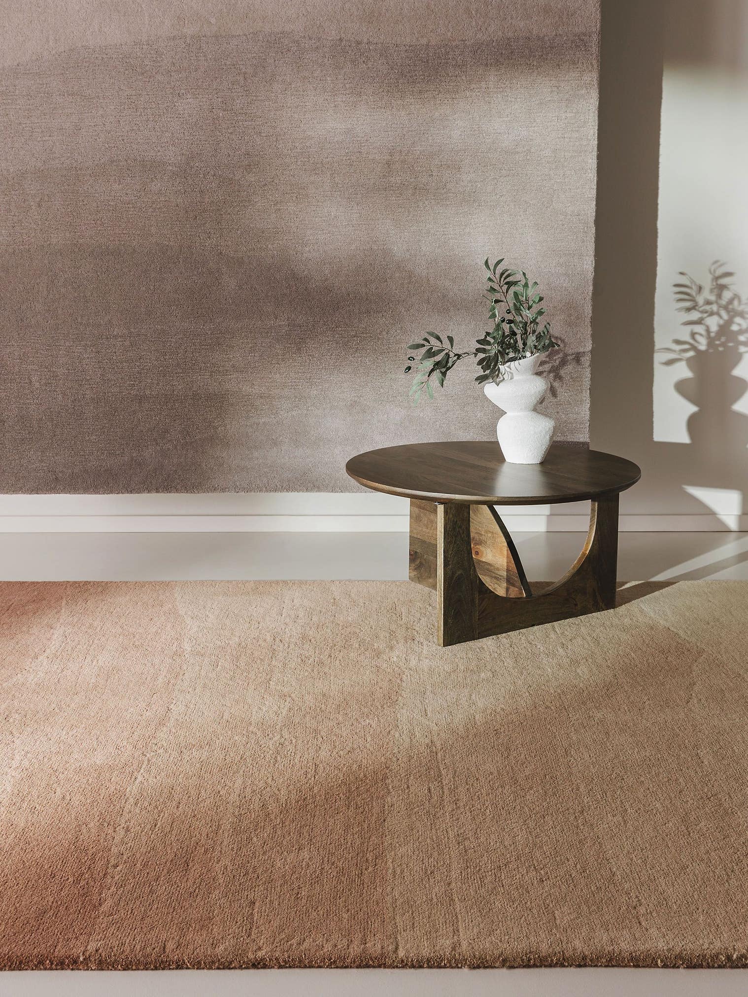 Alfombra de 100% Lana en Beige con un pelo de {{Placeholder_Pile Height}} de altura de benuta Pure