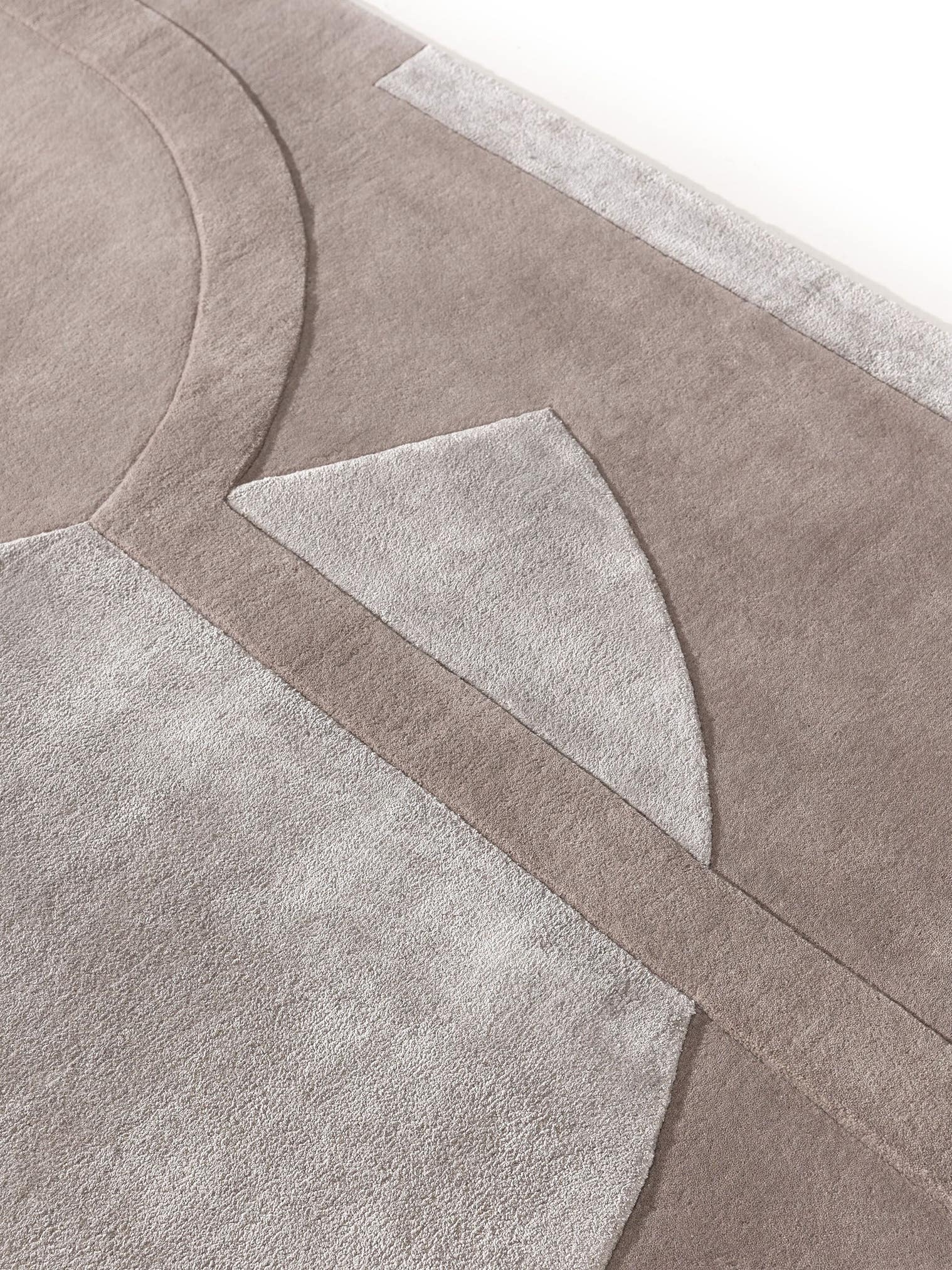 Rug made of 75% Wool, 25% Lyocell (TENCEL™) in Taupe with a 11 - 20 mm high pile by benuta Finest