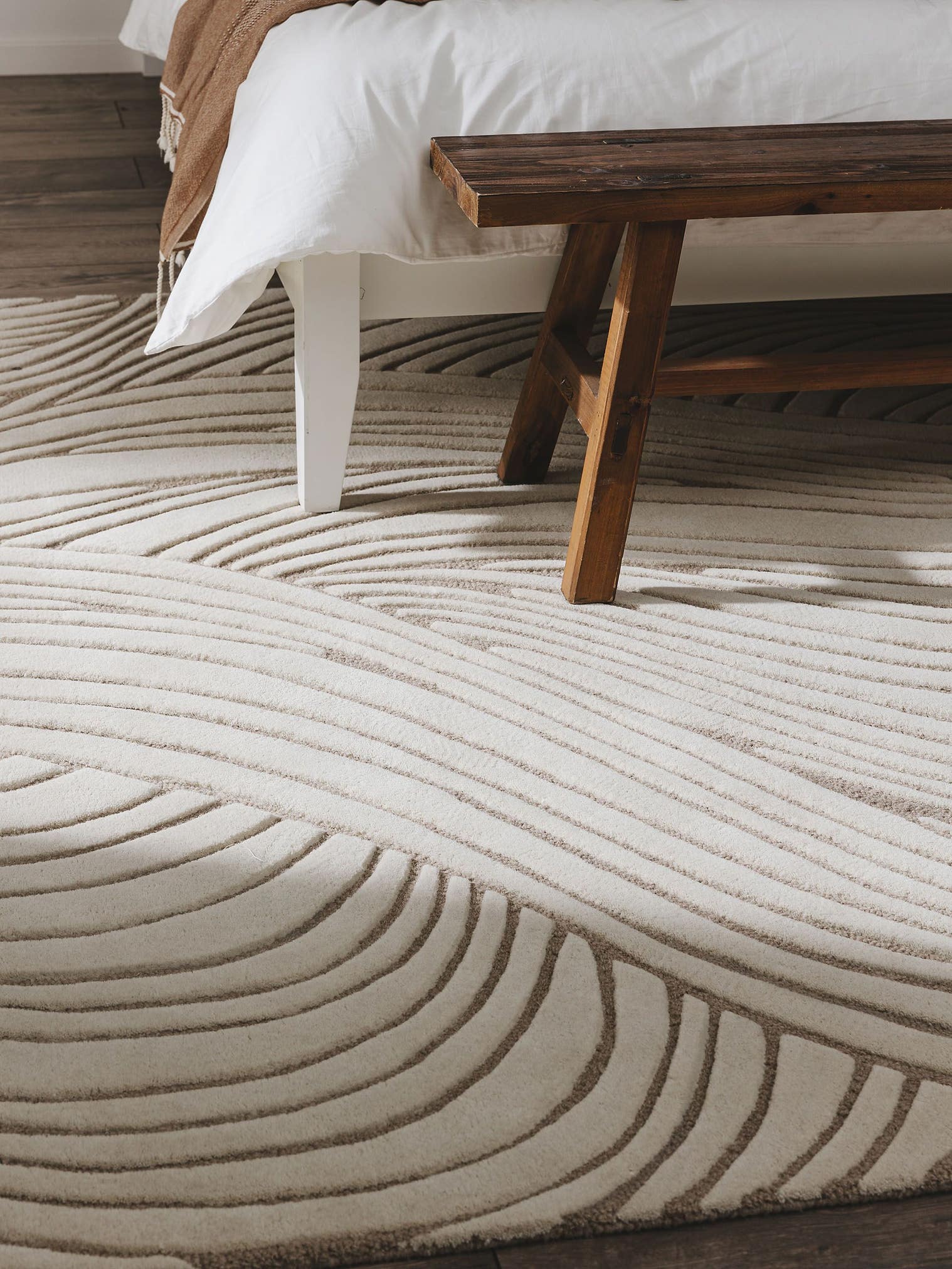 Tapijt van 100% Wol in Beige met een 6 - 10 mm hoge pool van benuta Pure