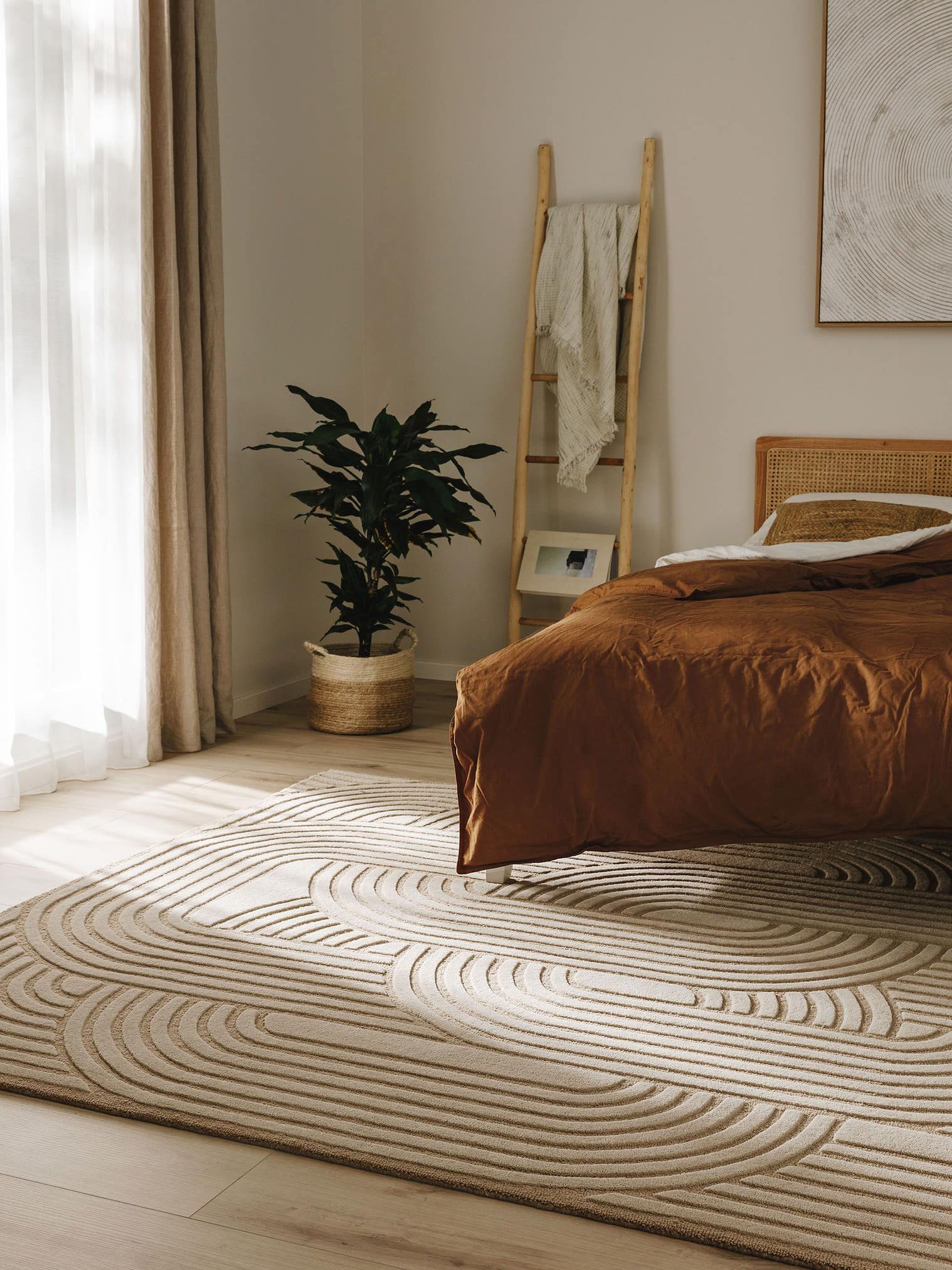 Teppich aus 80% Wolle, 20% Wolle aus Neuseeland in Beige mit 6 bis 10 mm hohem Flor von benuta Pure