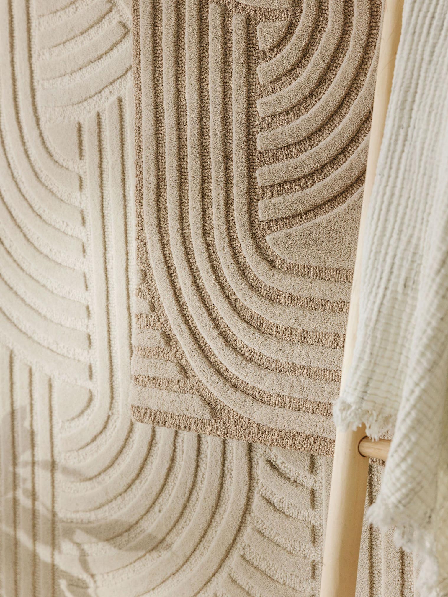 Tapis en 80% Laine, 20% Laine de Nouvelle-Zélande en Beige avec une pile de 6 - 10 mm de hauteur de benuta Pure