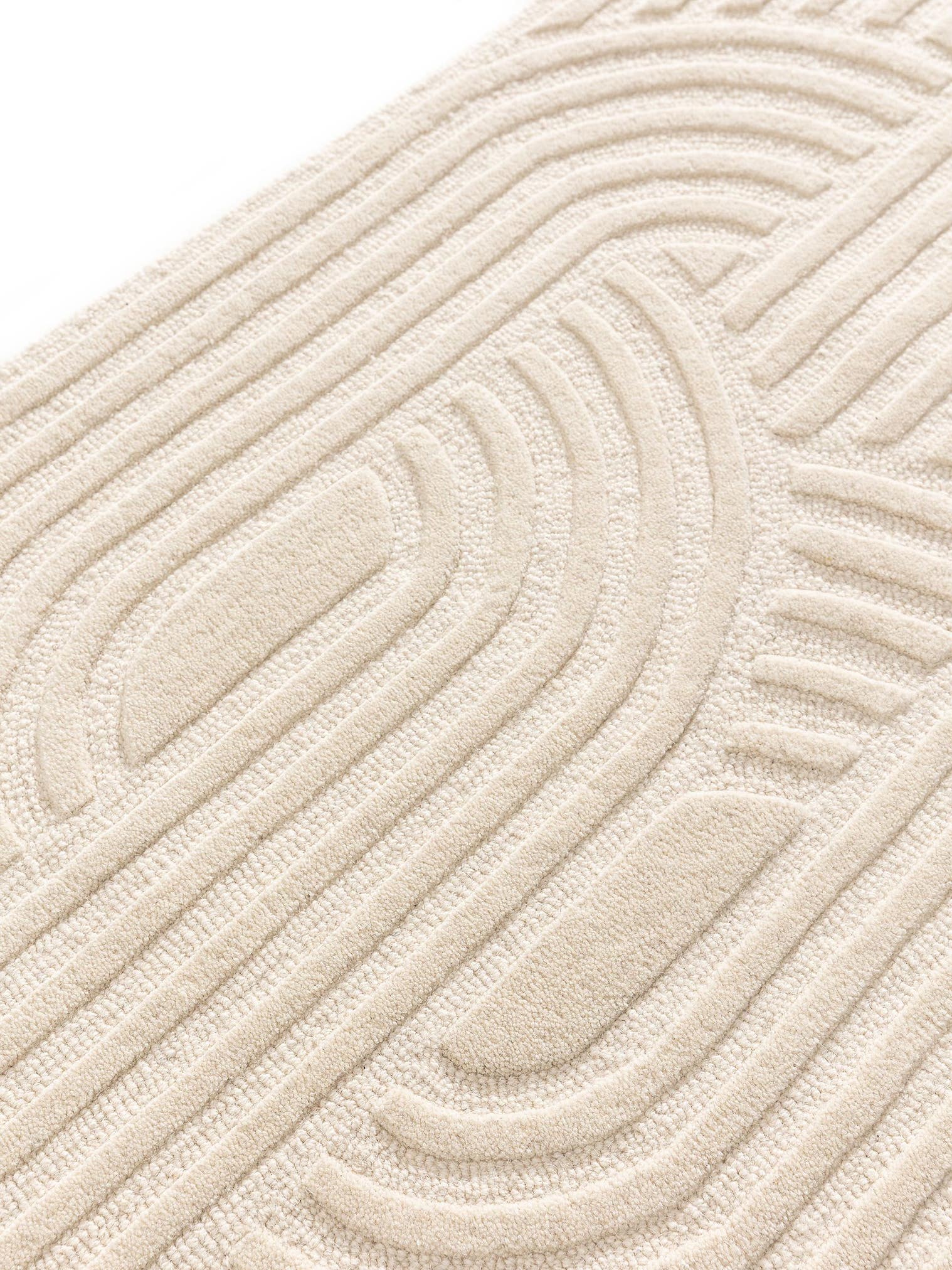 Teppe av 80 % ull, 20 % ull fra New Zealand i Beige med 6 til 10 mm høy lugg fra benuta Pure