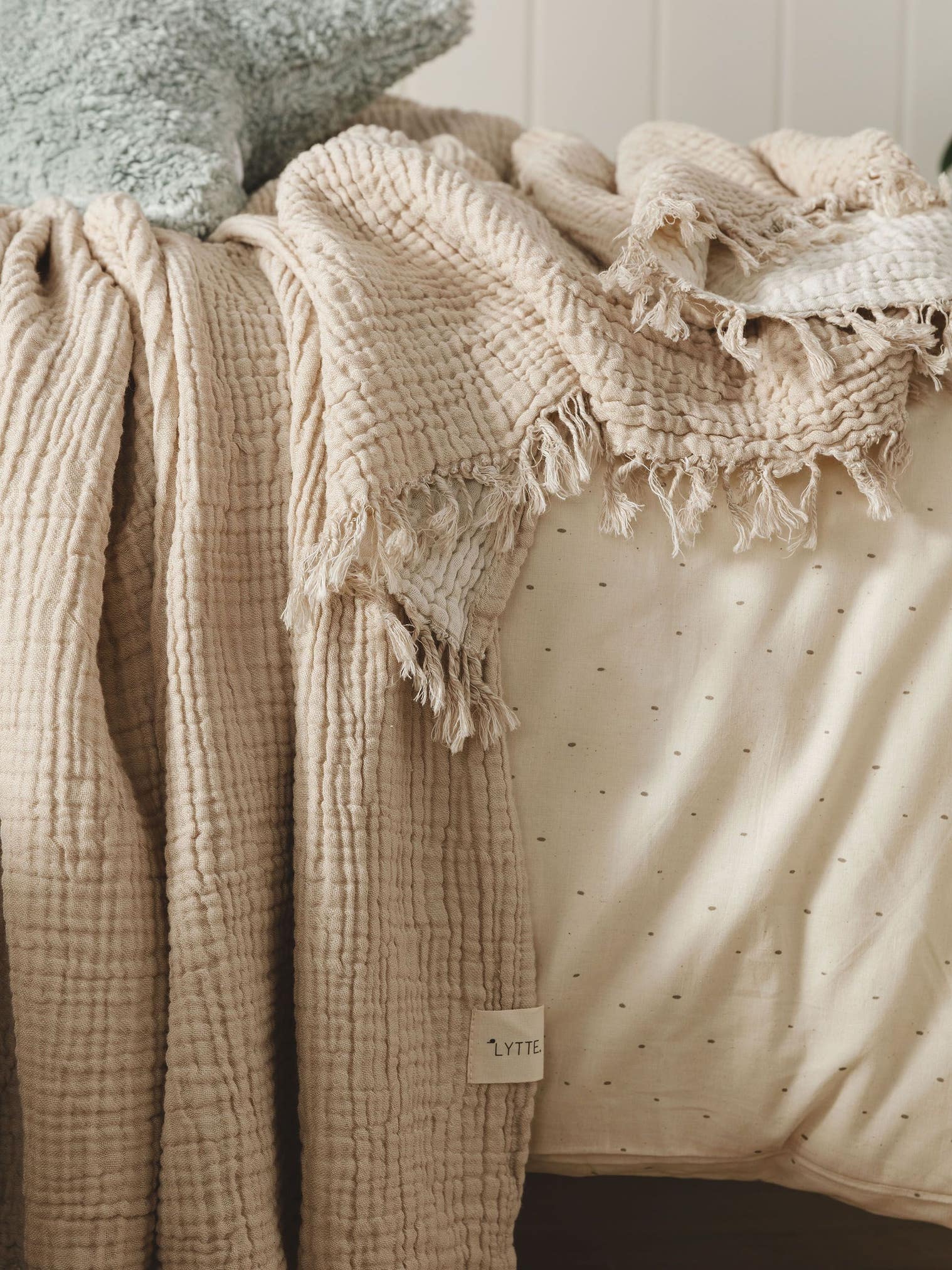 Pläd i bomull Lilo Creme/Beige med Uni-design i 100% Bomull från Lytte