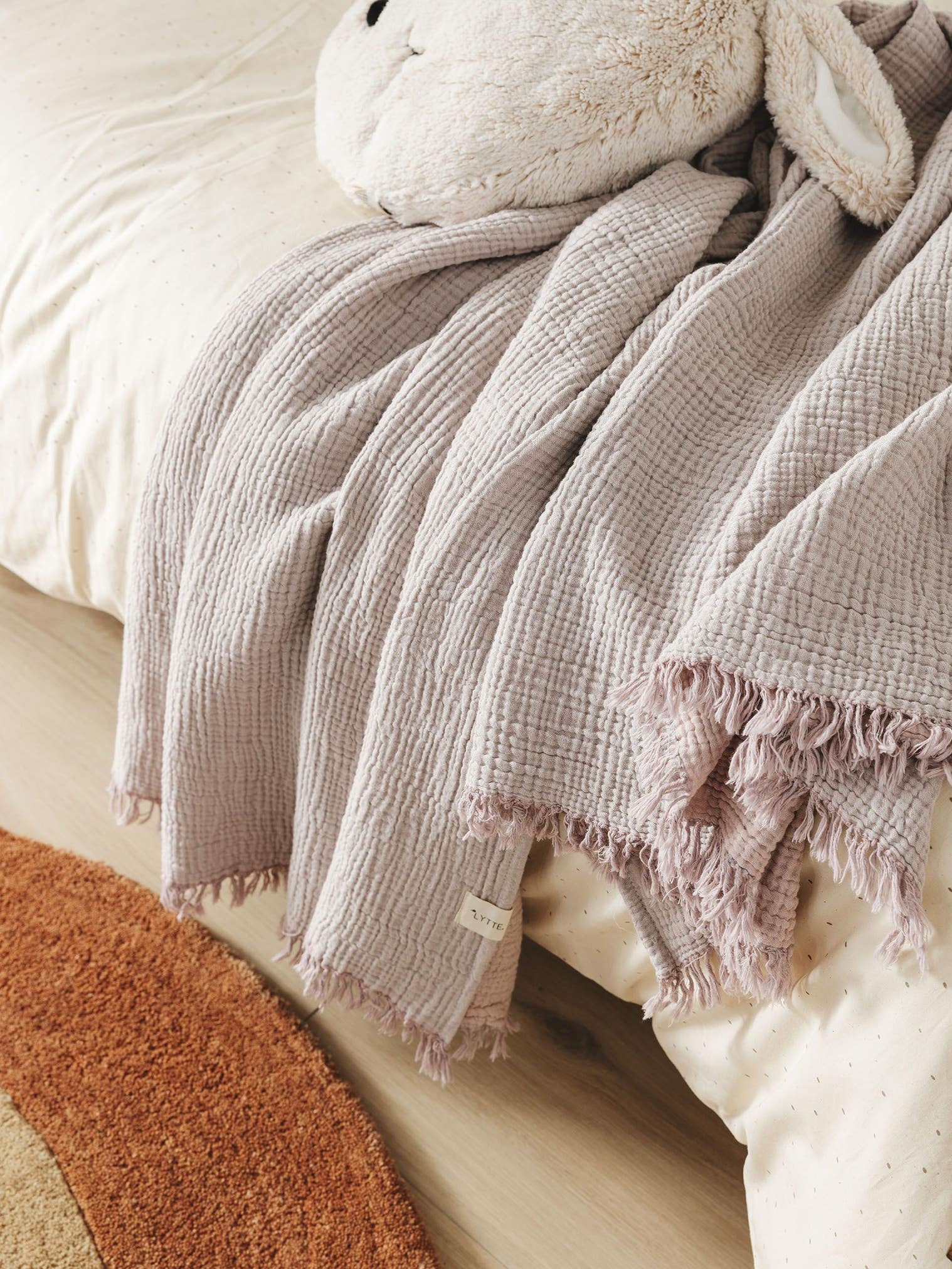 Cotton blanket Lilo Purple in Uni design made of 100% Cotton by Lytte