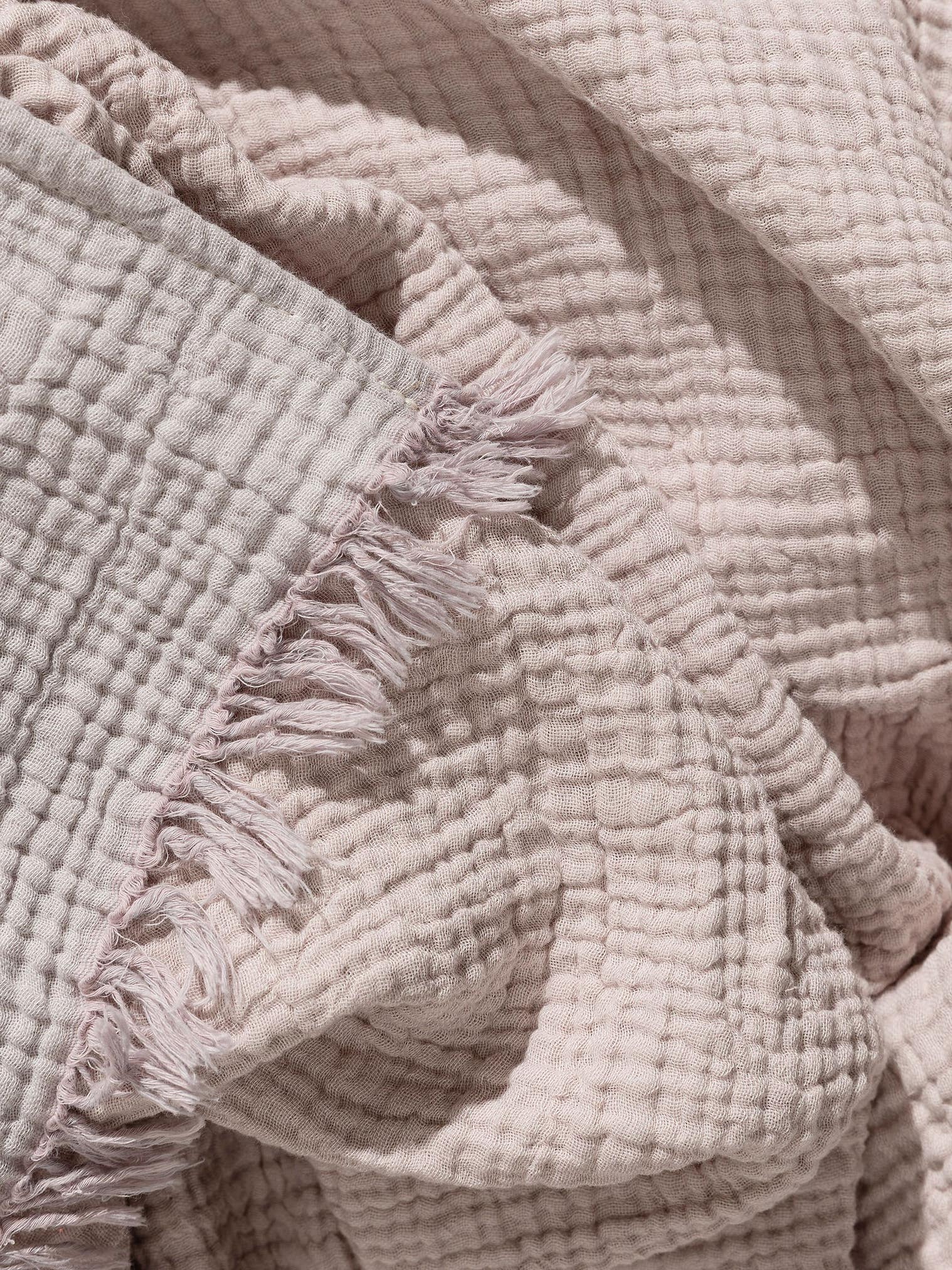Cotton blanket Lilo Purple in Uni design made of 100% Cotton by Lytte